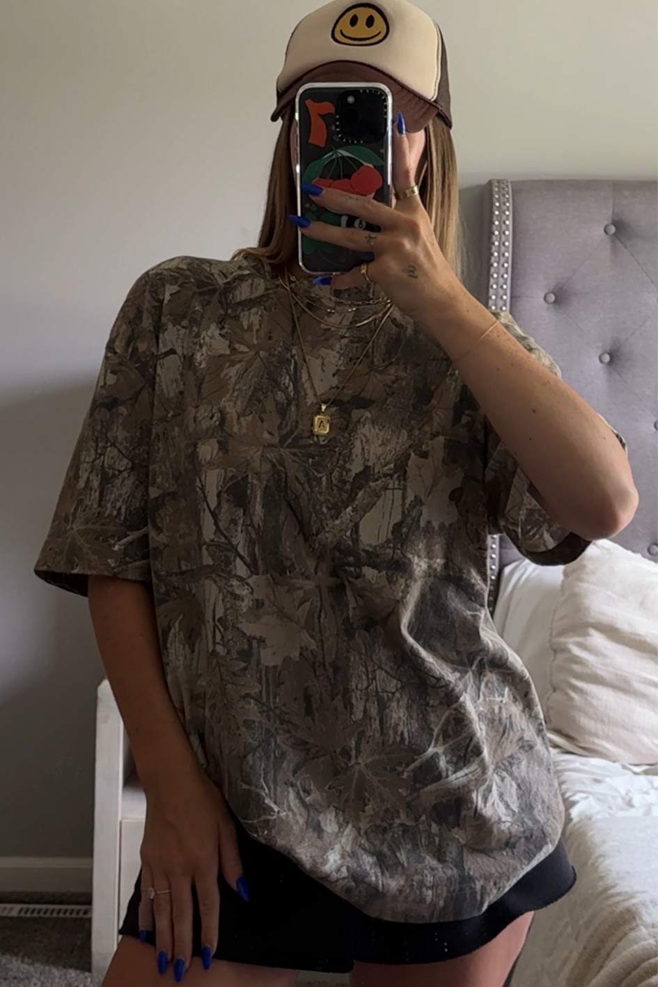 I got a size Medium for a more oversized fit. 