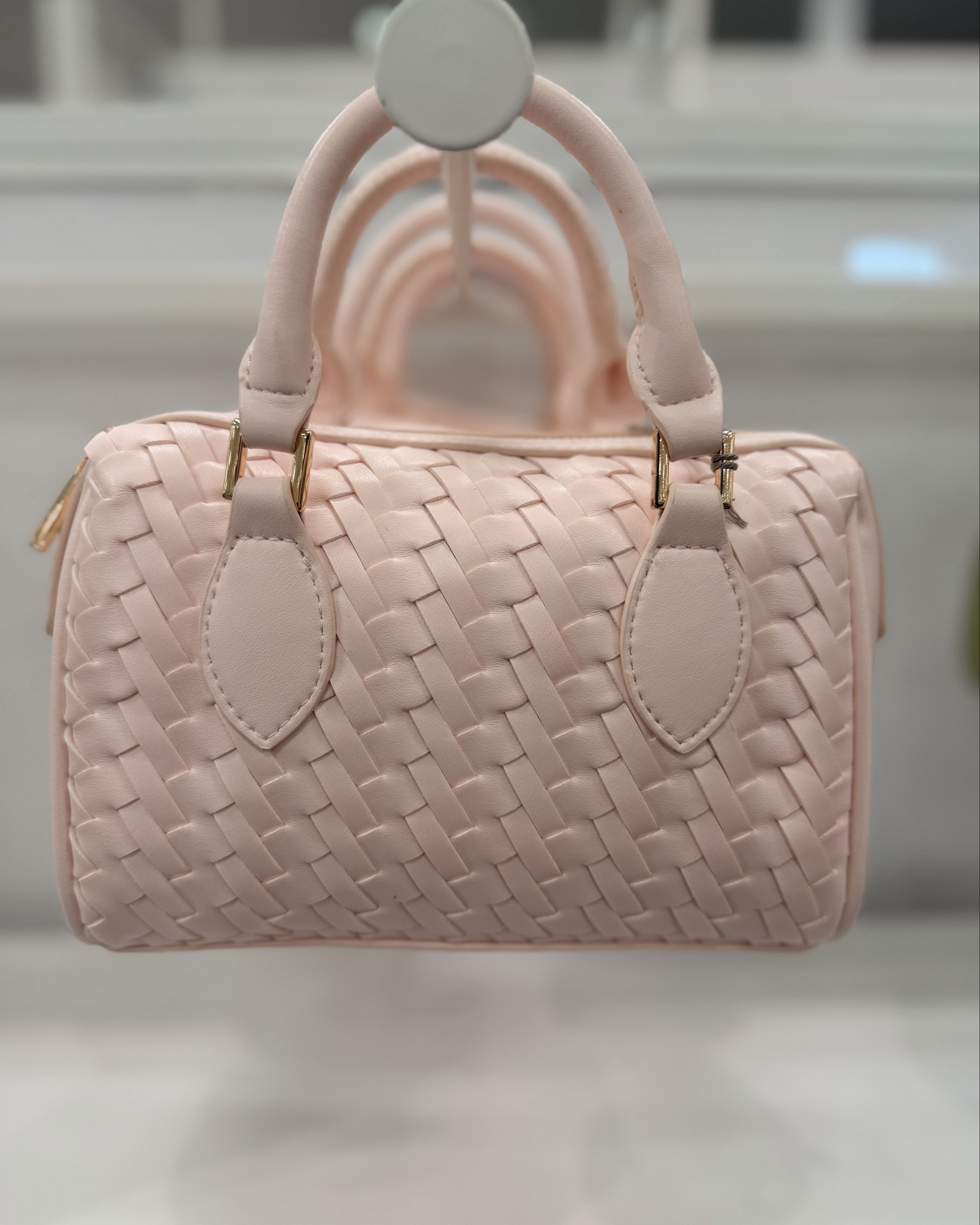 Mini woven crossbody bags 💗

#LTKootd
