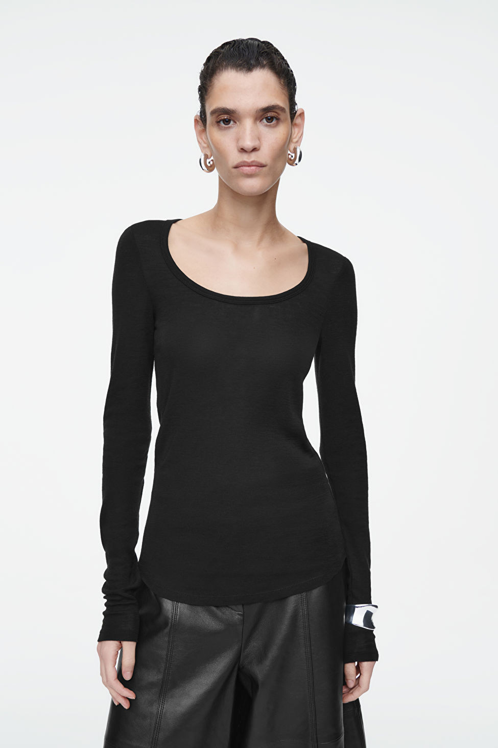 SCOOP-NECK MERINO WOOL LONG-SLEEVED TOP | COS (EU)
