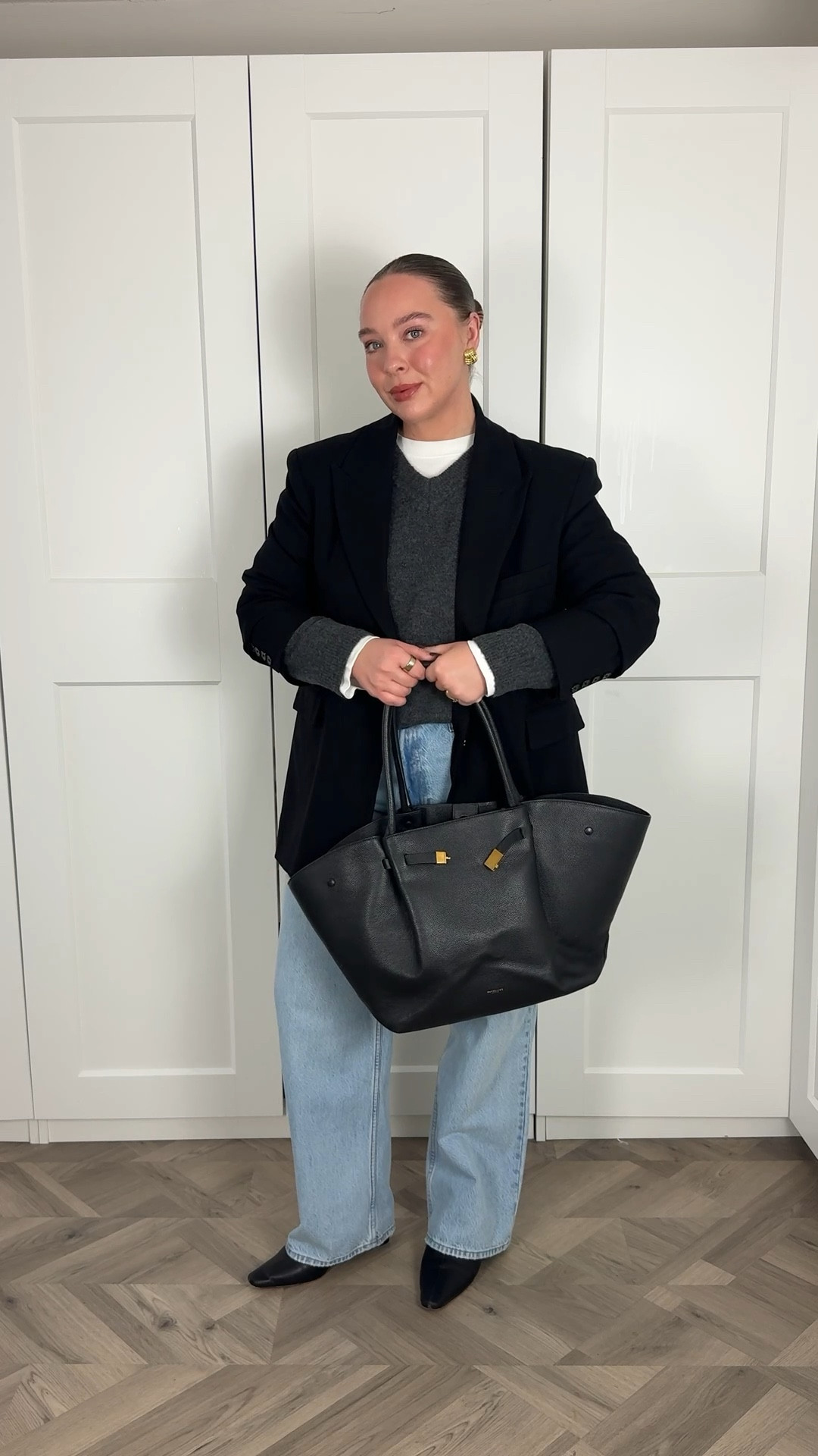 light jeans outfit inspo but make it office appropriate👩🏼‍💻 can you wear jeans to work?! 

these are thick thigh friendly straight legs 🙌🏻 I wear a 31 short (I’m a uk14 and 5ft 2 and a half) 

I wear a large in the knit, it’s mens and I could have got away with an M. Blazer is Dissh, I wear my usual size 

#midsizejeans #jeansoutfit #jeansstyle #midsizeoutfit #officeoutfits 

#LTKmidsize #LTKworkwear #LTKspring