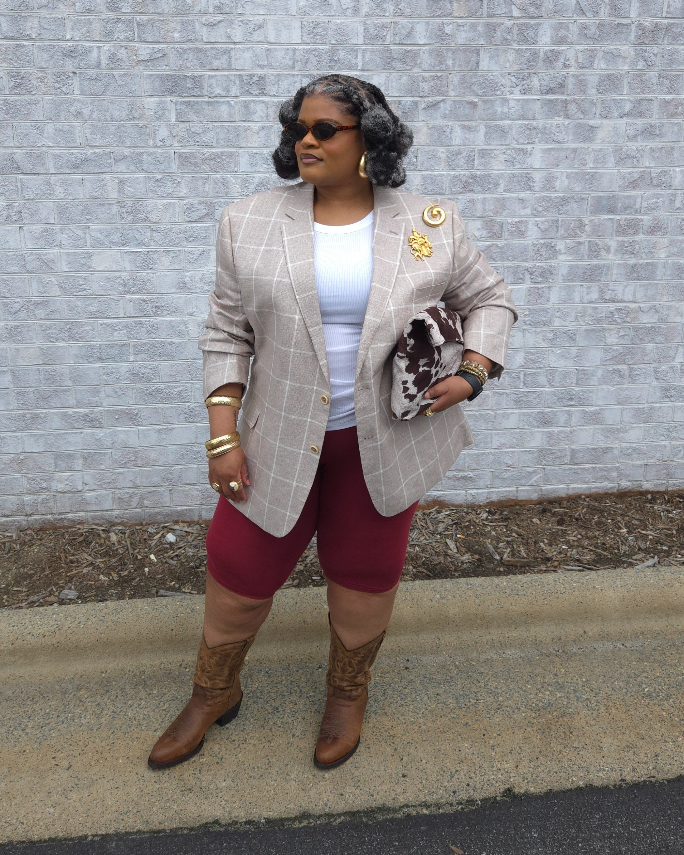 Loved styling this thrifted men's linen blazer + capri leggings! ✨️🤎

#LTKootd #LTKPlusSize