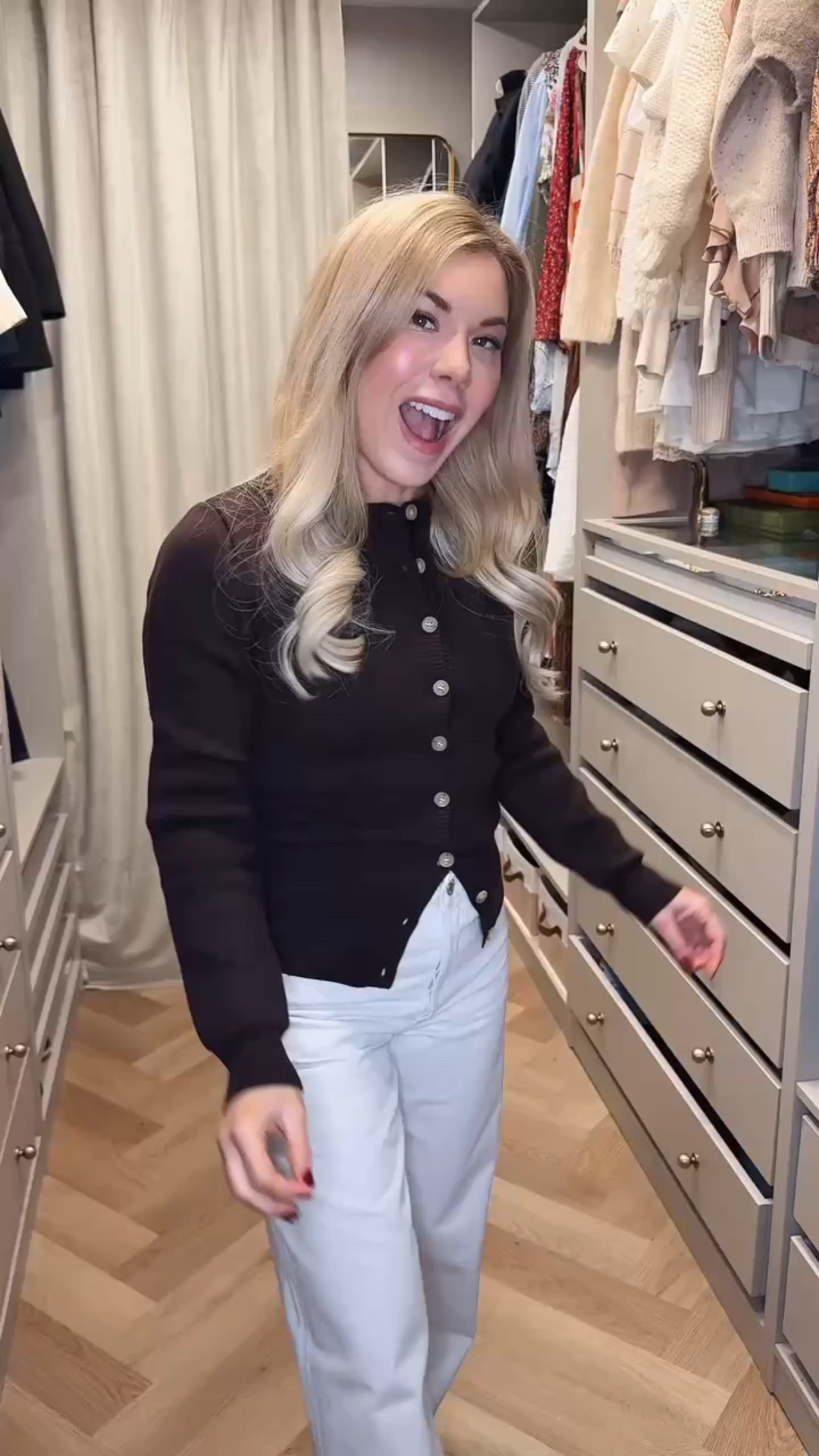 Perfect going into spring outfit 
White jeans
Agolde jeans 
Suede flats 

#LTKdayinmylife #LTKSeasonal #LTKootd