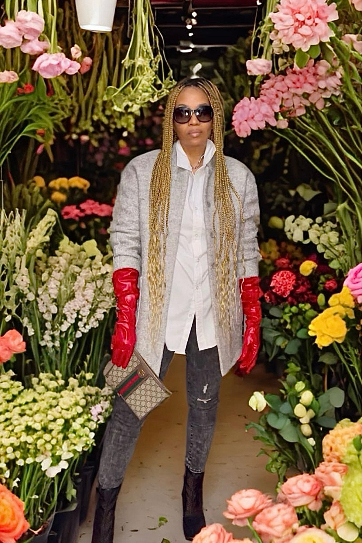 Style in bloom…… take ur look to the next level with the opera gloves 

#LTKstyletip #LTKGiftGuide #LTKU