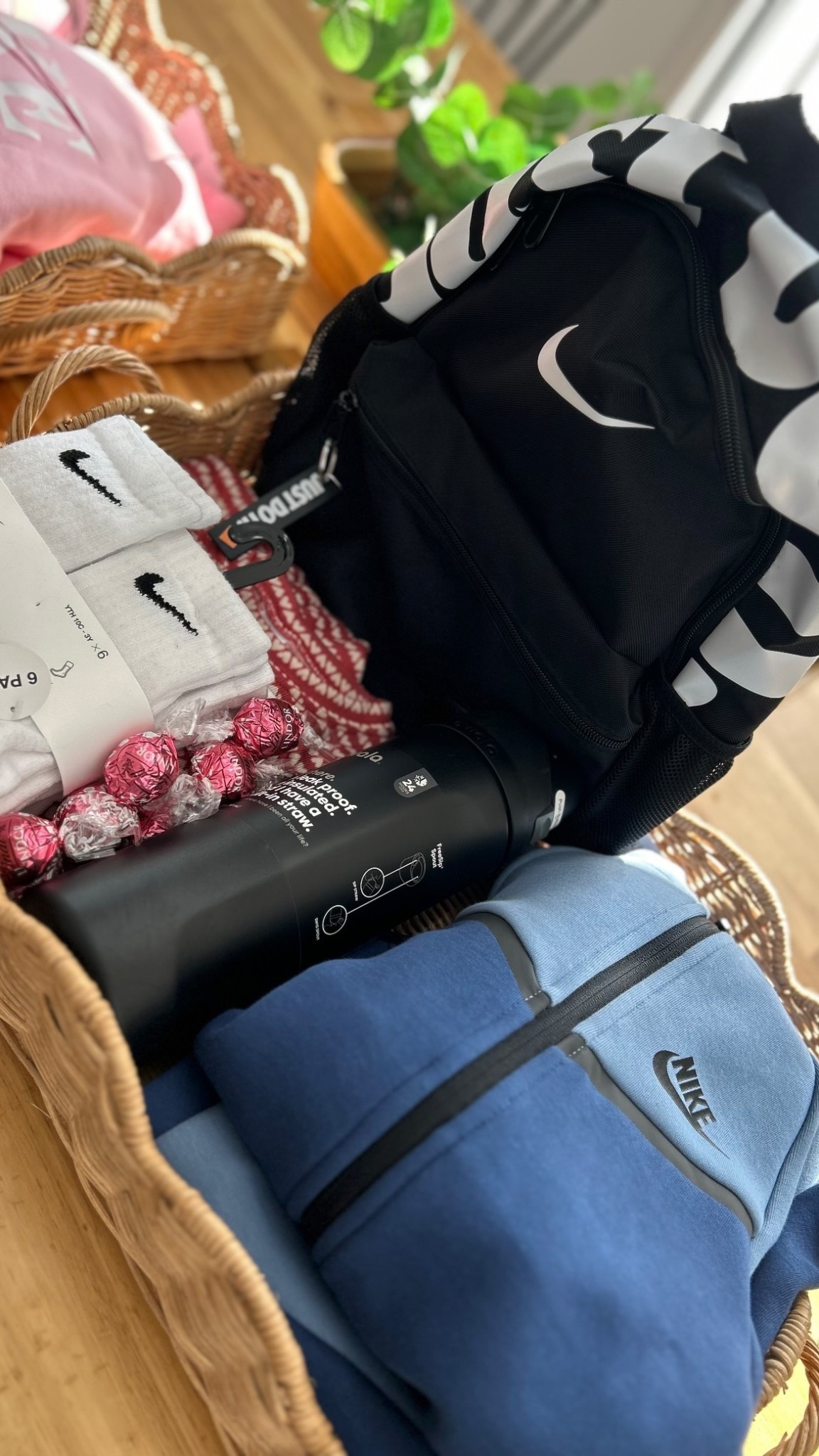 @nike 
@owala 
@shop.ltk