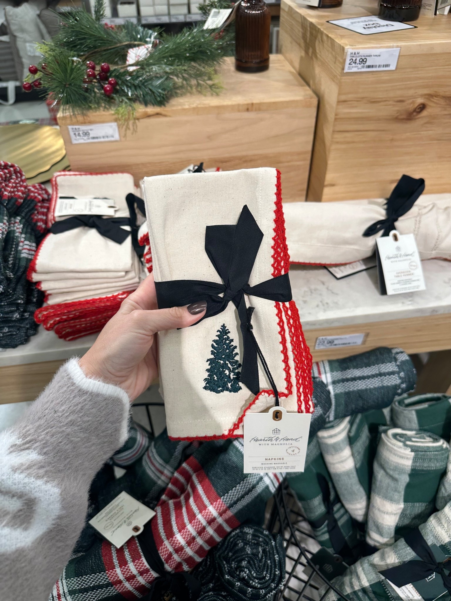 Hearth & hand Christmas napkins 

#LTKSeasonal #LTKGiftGuide #LTKHoliday