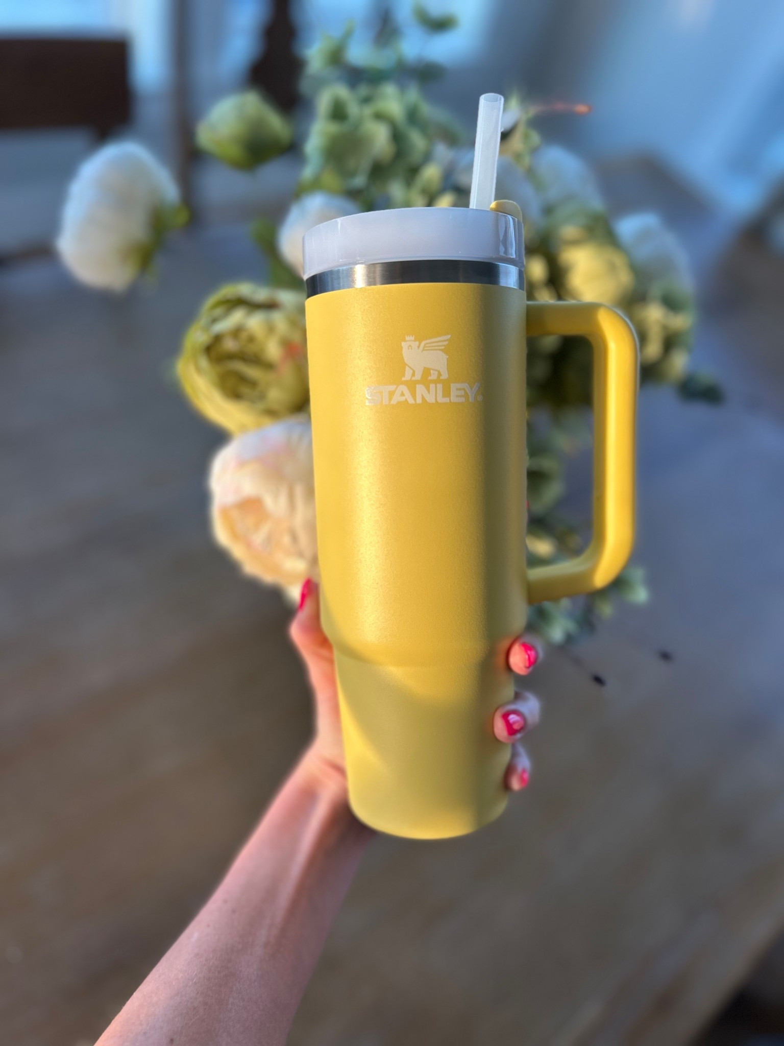 The new Spring colors at @Stanley_brand are making me so happy! You’ve got to see them all! How gorgeous is this yummy yellow color? Doesn’t it just make you happy!? Now bring on Spring Break! #StanleyPartner