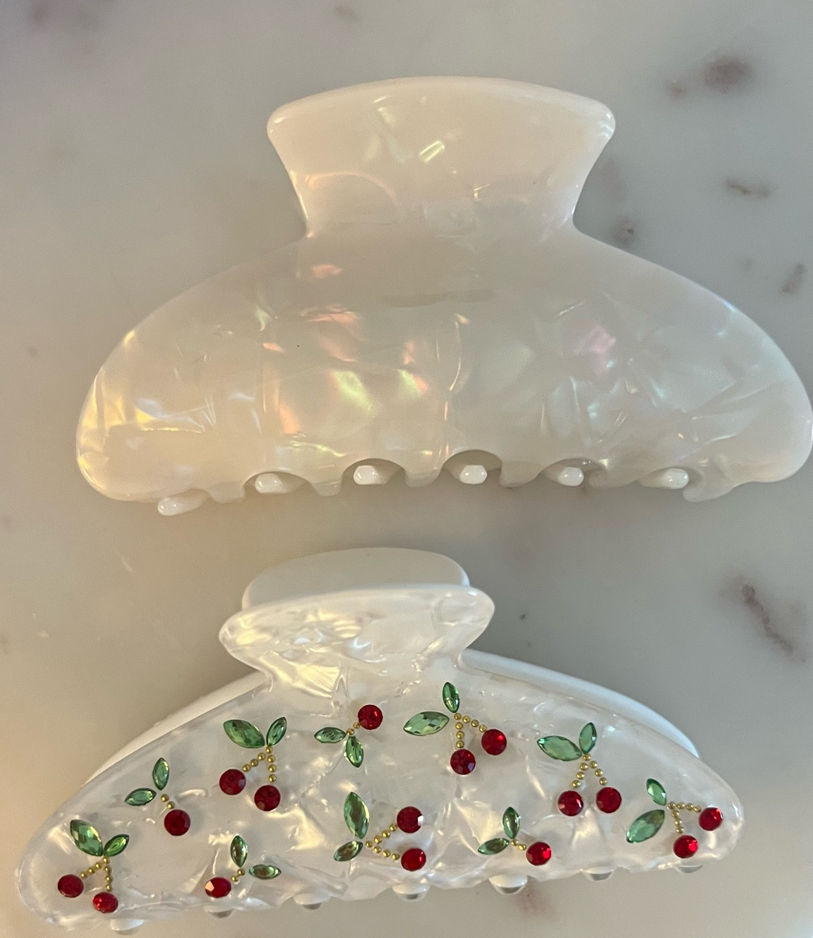 Cherry claw clip from Amazon! These are the cutest! Perfect for Valentine’s Day! 



#LTKFindsUnder50 #LTKStyleTip #LTKBeauty