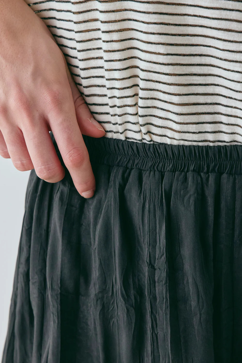 Annika Shorts Crinkle Black | VRG Grl