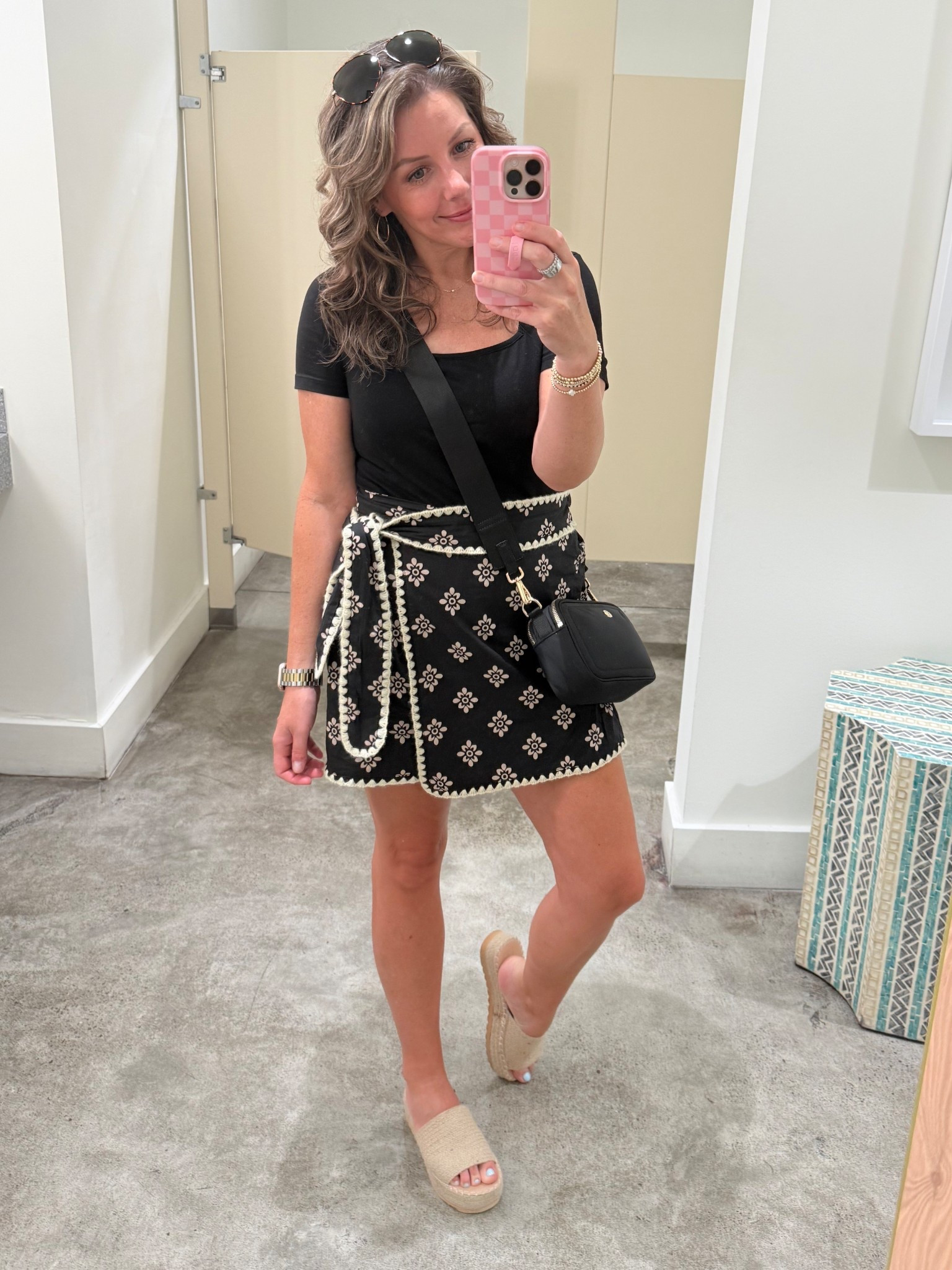 Cute casual ootd. Amazon outfit, outfit of the day, brunch outfit, date night, skort, casual, affordable fashion, women over 30, midsize