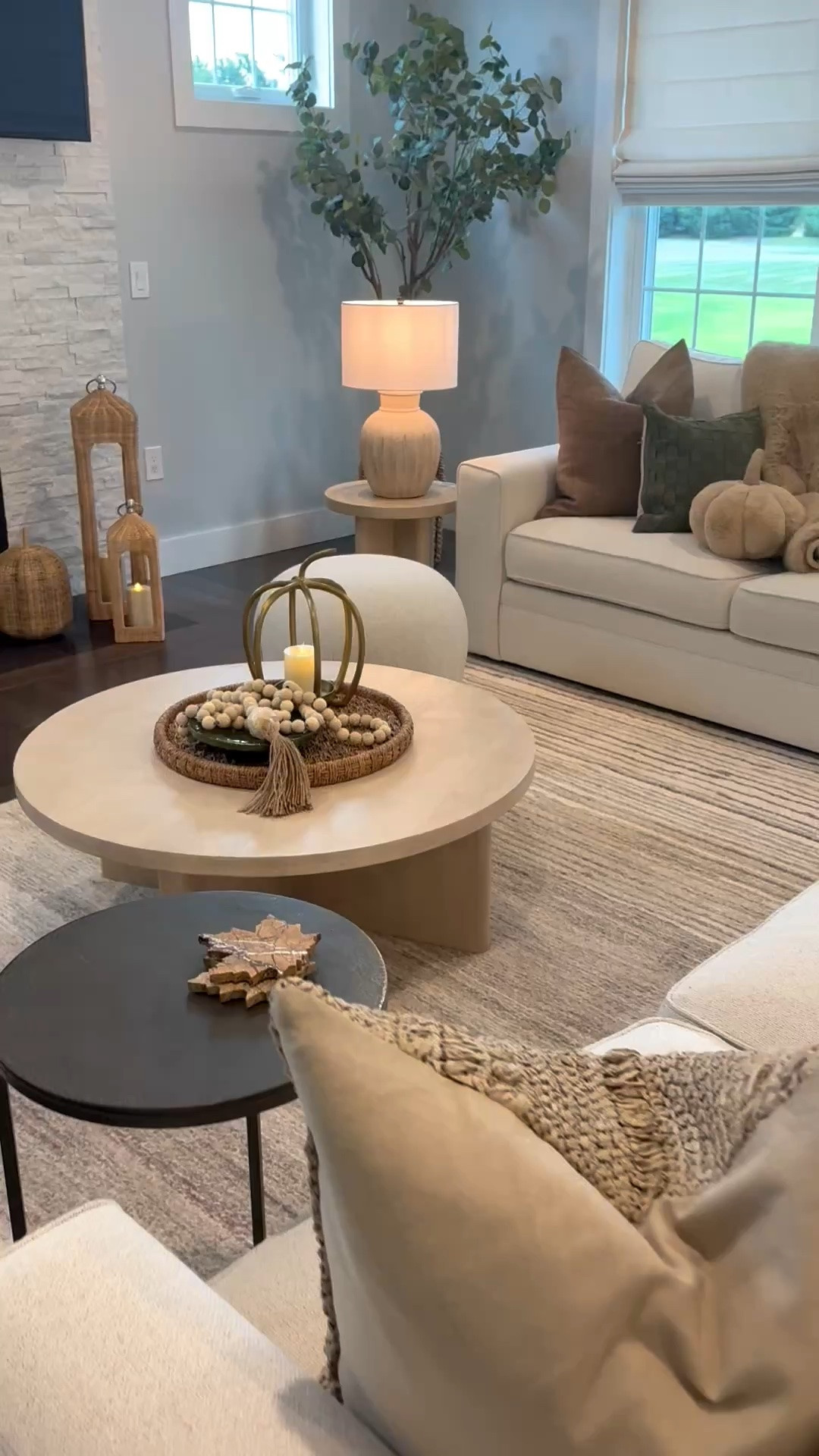 Fall living room decor 🍂🍁

#LTKSeasonal #LTKHome
