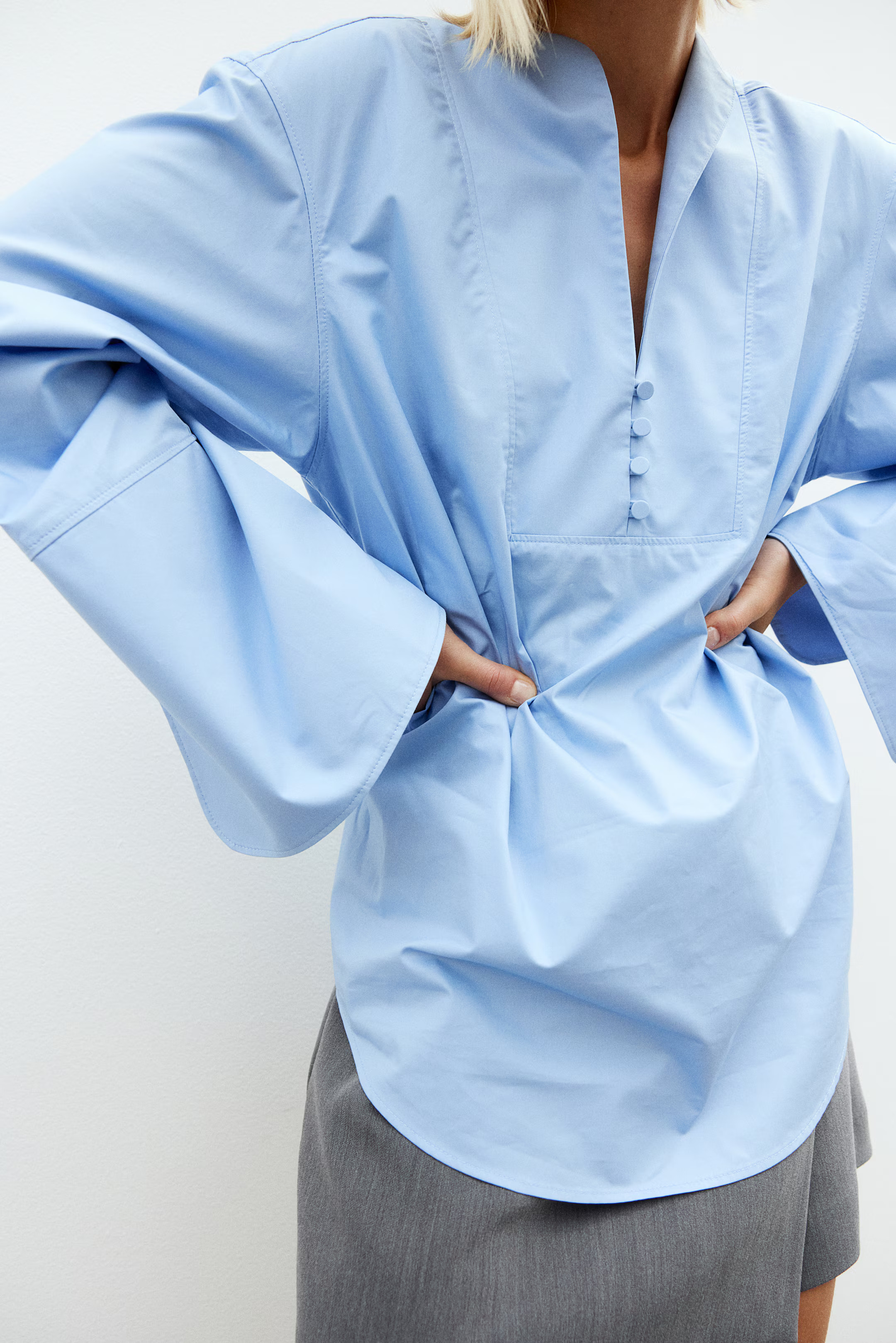 Loose-fit tuxedo shirt | H&M (UK, MY, IN, SG, PH, TW, HK)