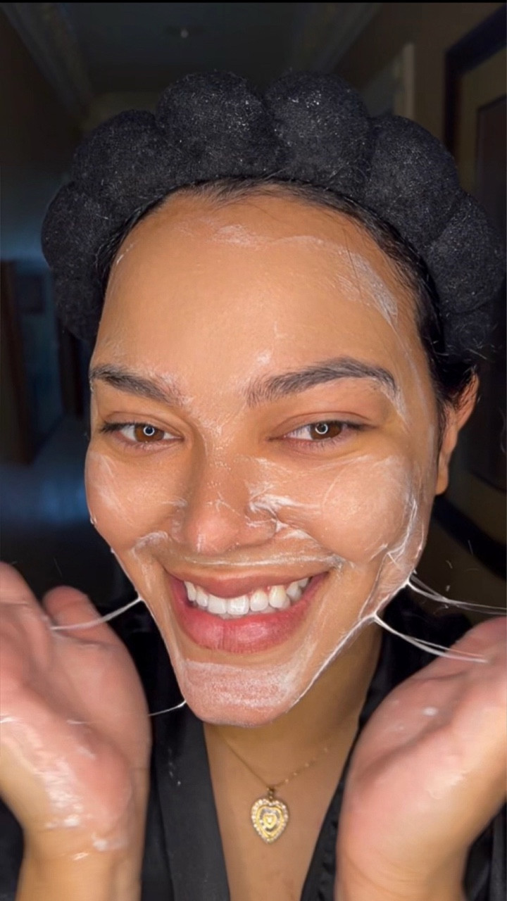 Sticky morning skincare routine😂 ft @anua_global 
I woke up with a little inflammation so I decided to use my Anua rice ceramide skincare routine.🤍
My rice ceramide enzyme brightening powder got me this time 😩😭 but it worth it for gorgeous glowing skin.
Luckily my favorite green tea saved my morning routine and got me ready for the day.🙏🏽 
Find the full routine linked in my LTK 🫶🏽

#skincare #skincareroutine #kbeauty

#LTKWedding #LTKFindsUnder50 #LTKBeauty