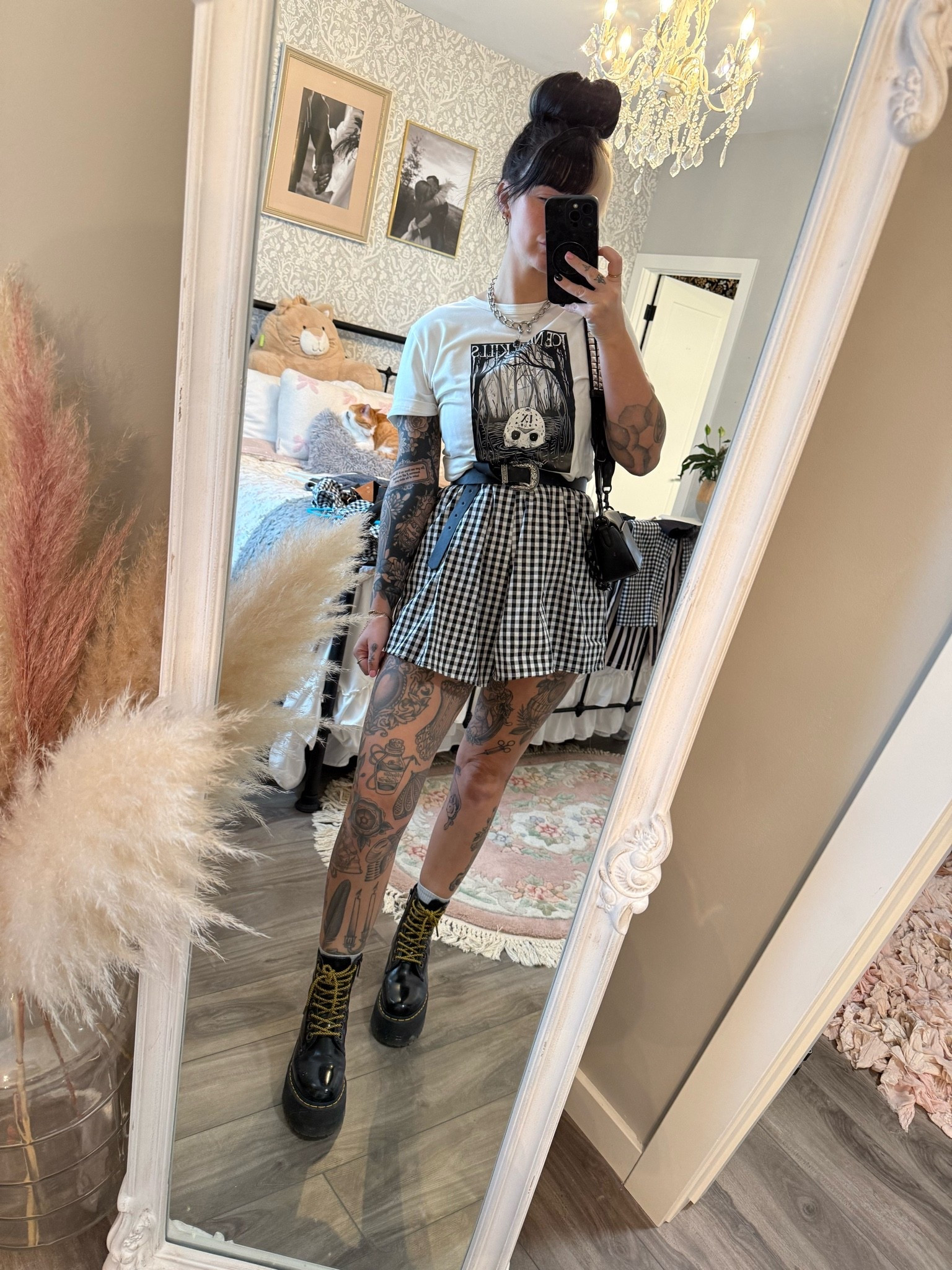 Styling gingham 

Top: ICE NINE KILLS band tshirt
Romper: shein
Boots: Doc, Marten Jadon max
Belt: Amazon
Necklace: shein (item id: 37312588)
Purse: coach charter bag

#LTKcanada #LTKsummer #LTKstyletip