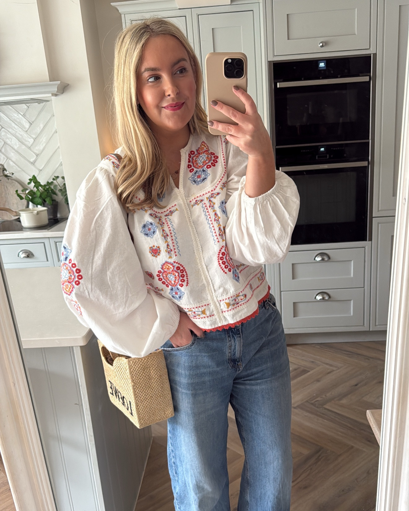Today’s ootd 💕

Jeans I wear a 14r
Top I wear a 14 
True to size 

Spring ootd summer embroidery barrel leg jeans Mary Jane’s pumps 

#LTKmidsize #LTKspring #LTKjeans