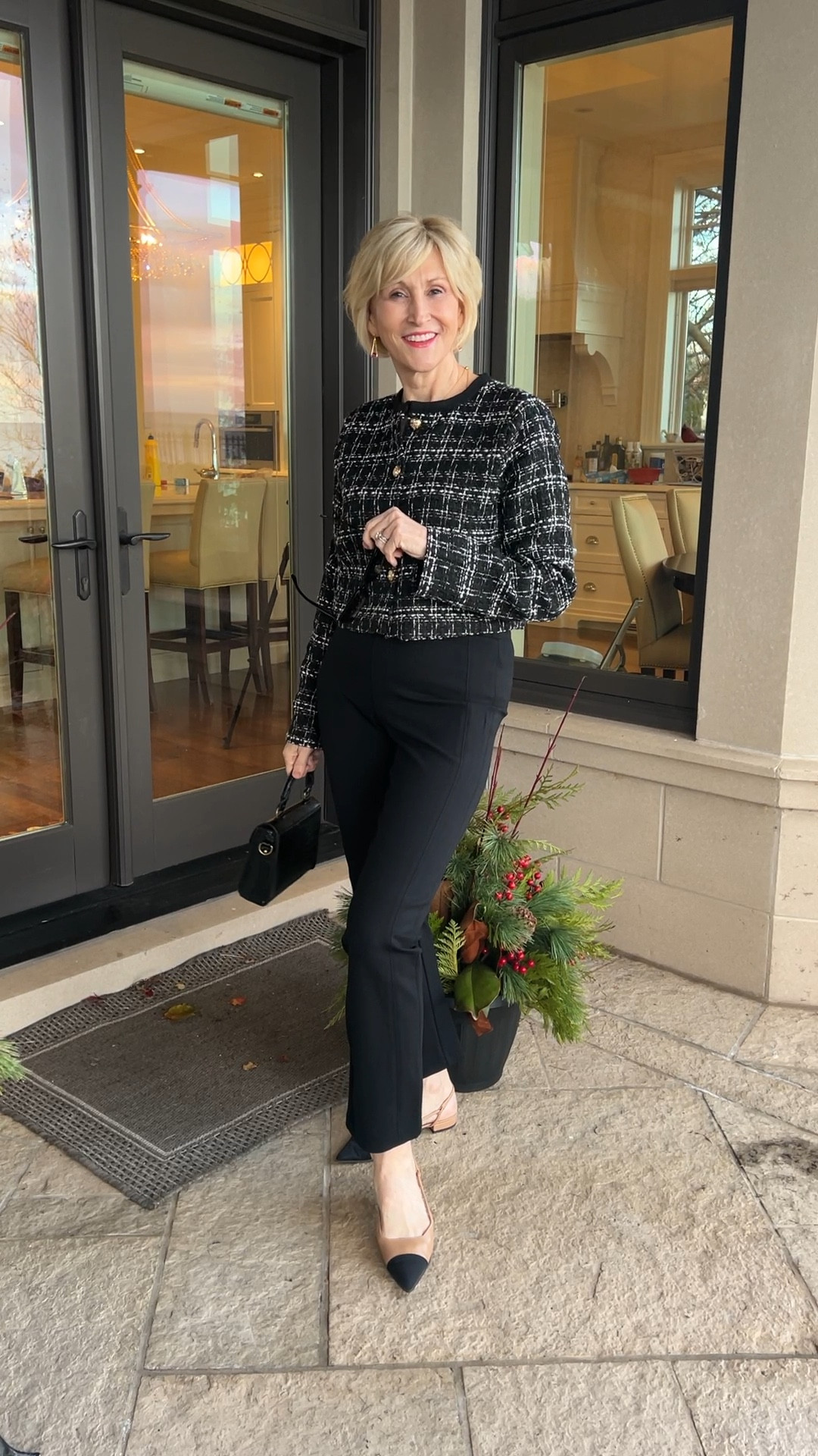 @spanx is having a 20% OFF sale in the LTK app! Here’s a chic and classic look that you can take effortlessly into spring. I’m wearing the @spanx Perfect Ponte Slim straight leg pants. They fit perfectly and are one of my wardrobe staples. 
🤗Scroll down to shop & follow for more


#LTKWatchNow #LTKSpringSale #LTKOver40