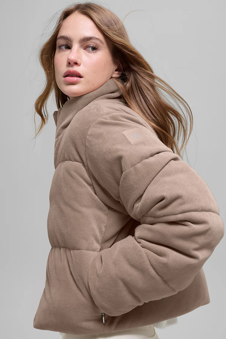 Micro Corduroy Dreamy Puffer | Alo Yoga (US)