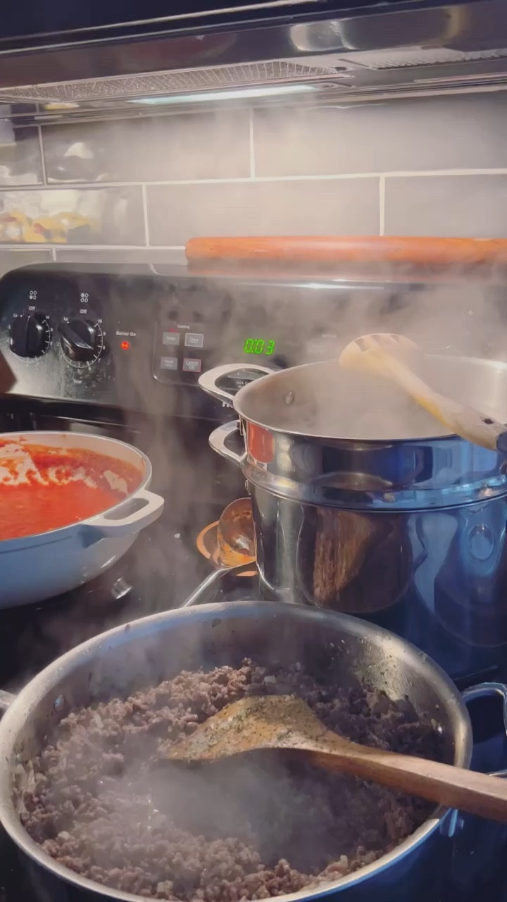 Pure kitchen harmony —pasta noodles boiling, sauce simmering, meat browning —it all came together perfectly. #LTKVideo

#LTKFamily #LTKHome