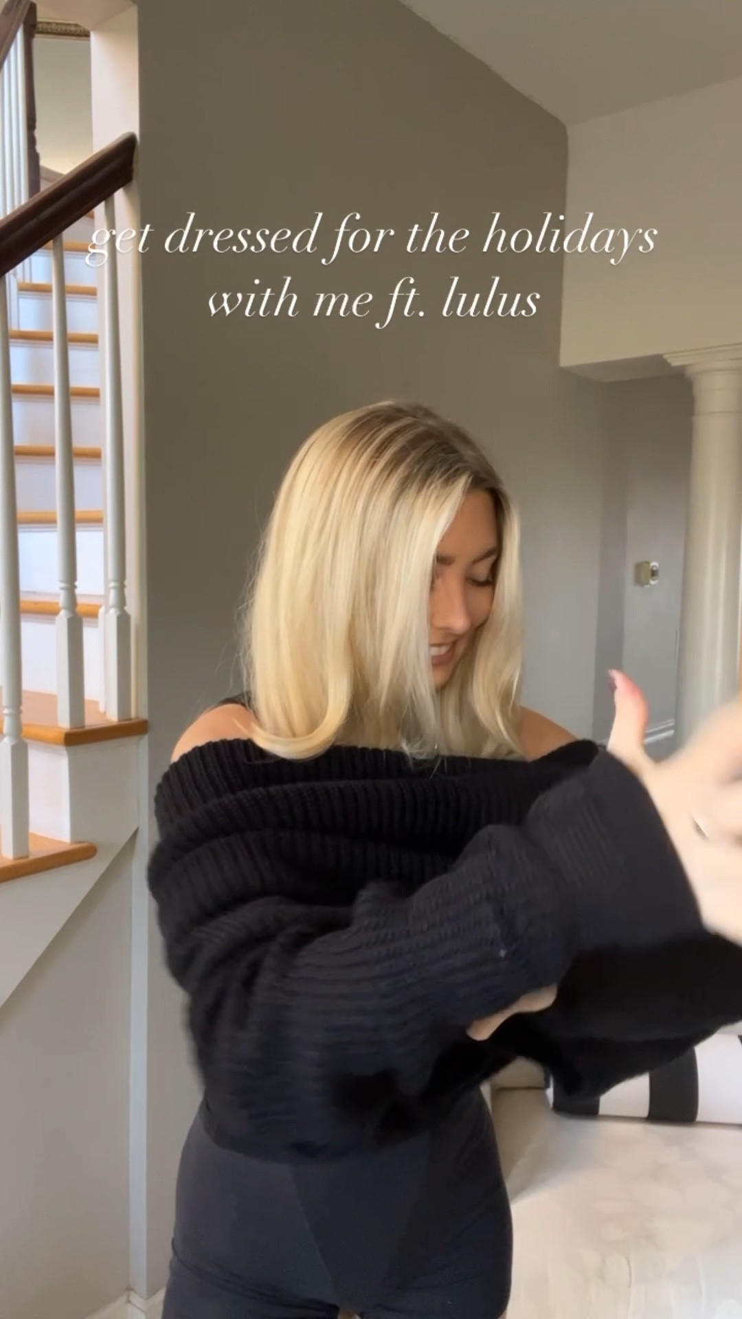 get dressed with me for the holidays with @lulus ! #lulusambassador #lovelulus 

*Feelins / Fasion / Courtesy of Epidemic Sound*
•
everything is linked in the @shop.ltk app
•
•
•


#LTKHoliday #LTKstyletip #LTKVideo