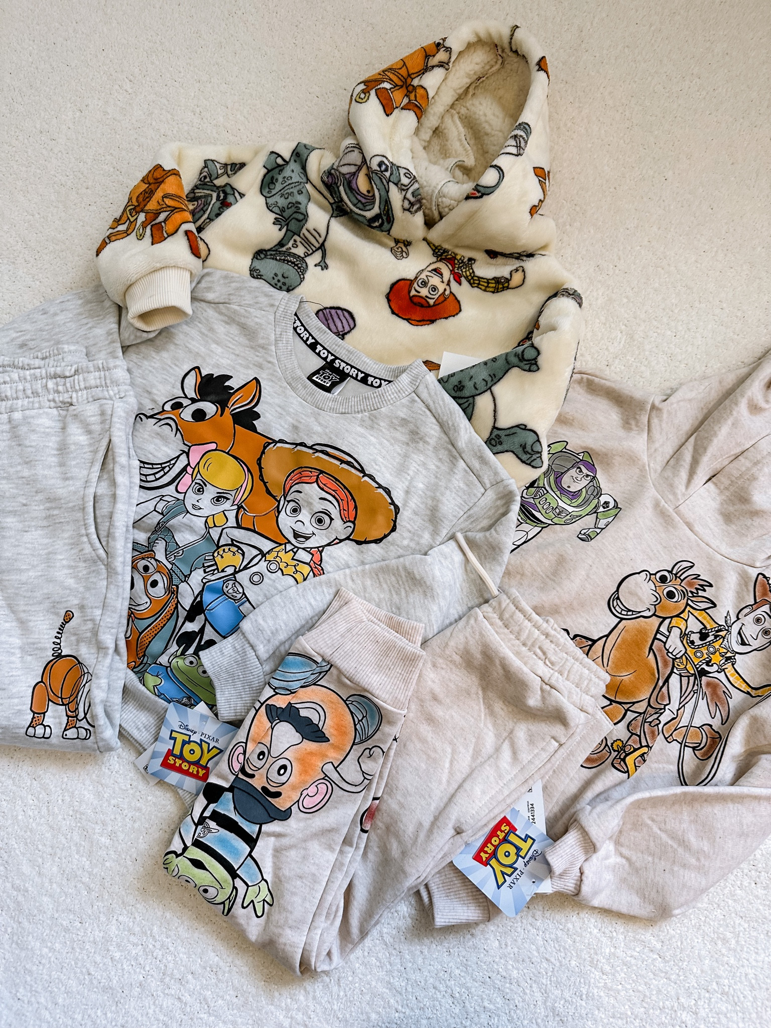 Walmart Haul! The cutest sweatsuits & hoodie! 














Walmart, Toddler, Disney, Disney baby

#LTKbaby #LTKfindsunder50 #LTKkids