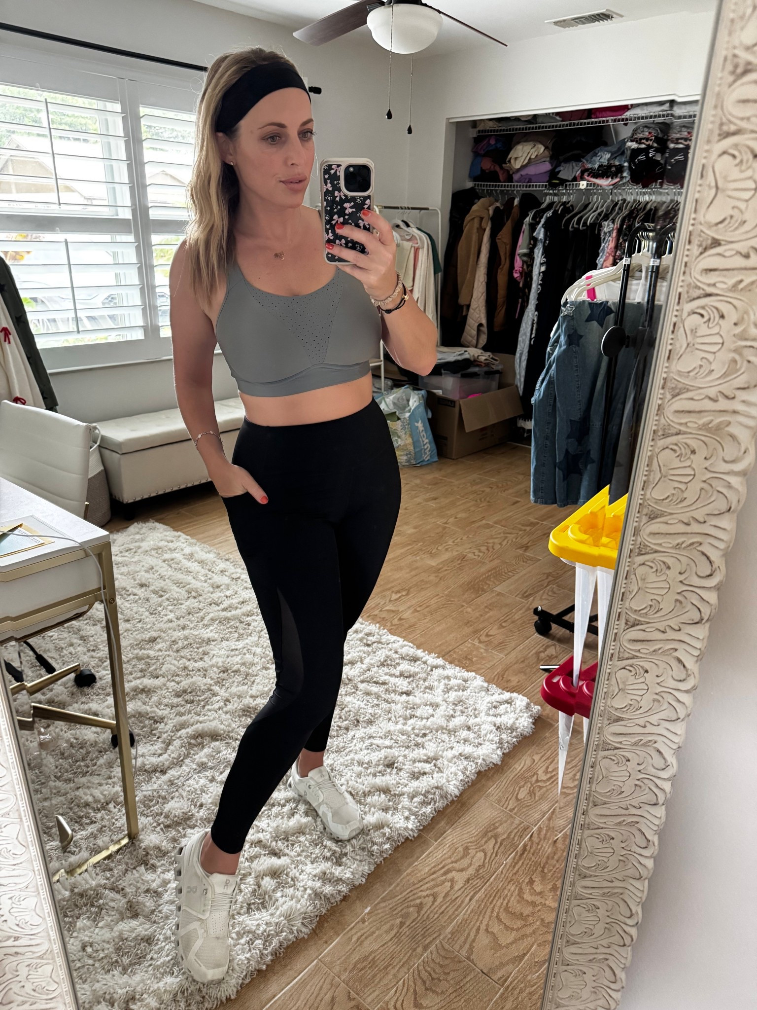 Black leggings with pockets 

#LTKActive #LTKFindsUnder50 #LTKootd
