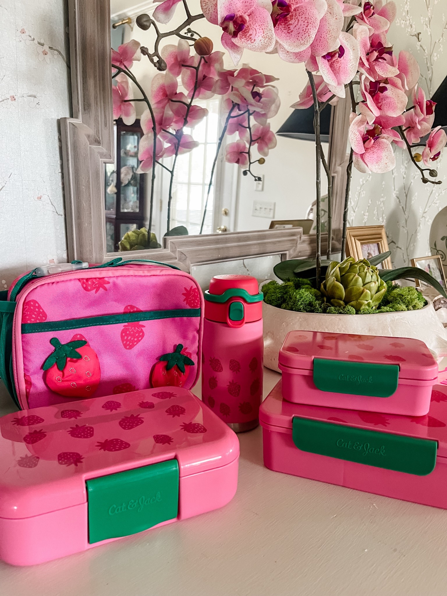 Kids lunchbox 
School supplies 
Strawberry backpack 
