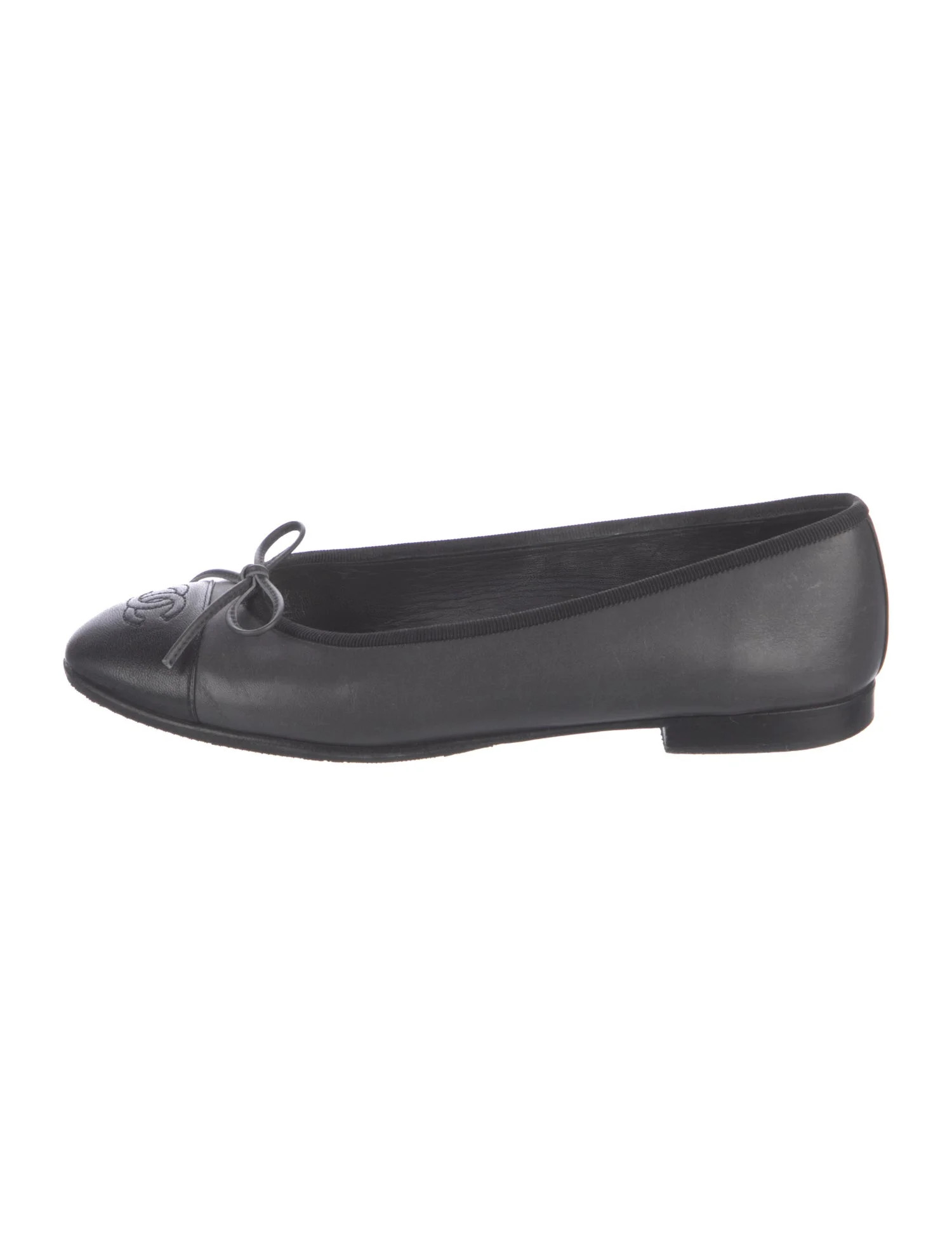 Interlocking CC Logo Leather Ballet Flats | The RealReal