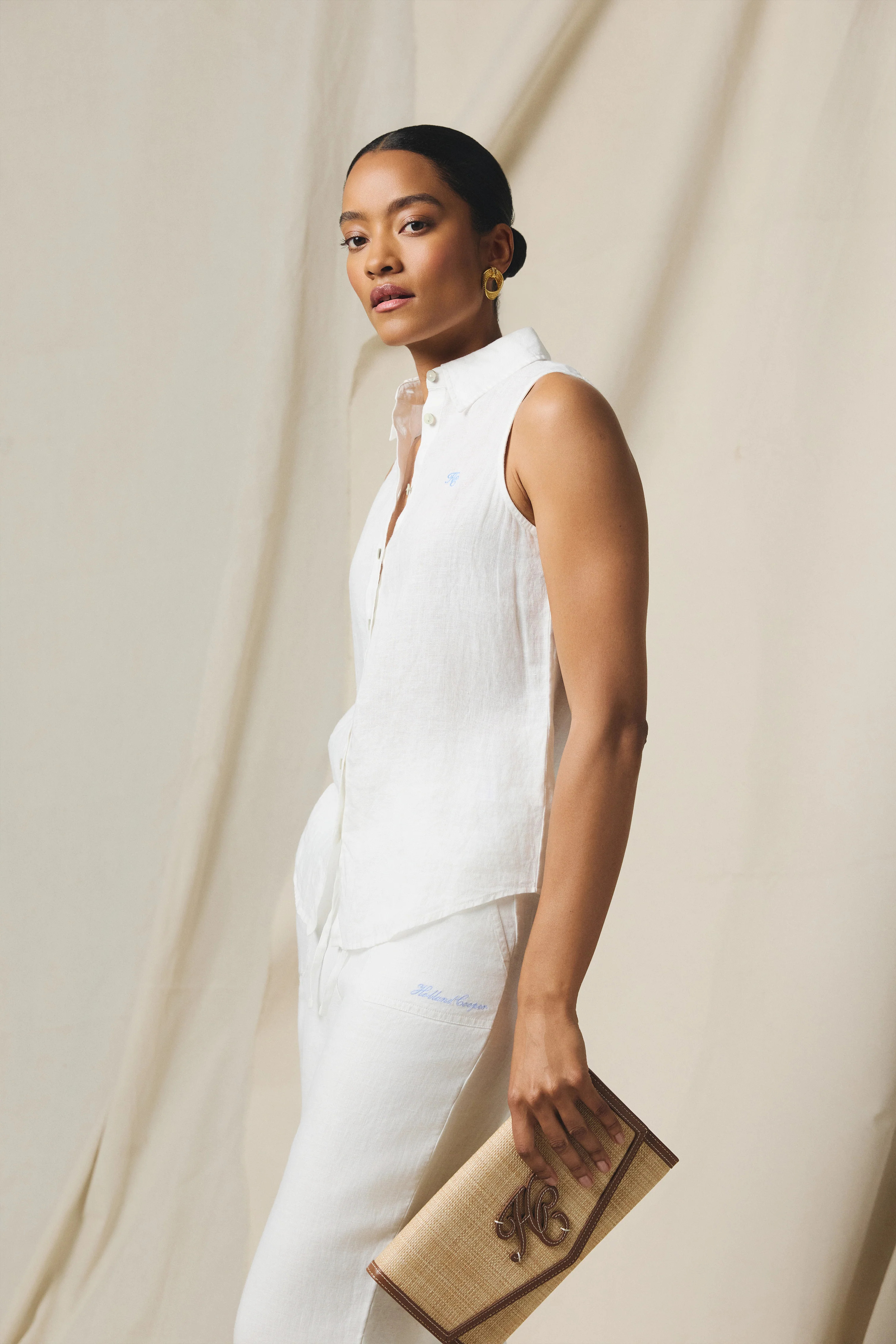 Sleeveless Amalfi Linen Shirt (White) | Holland Cooper