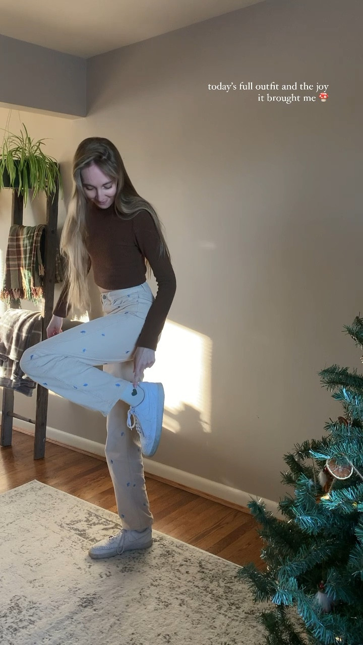 styling my new favorite thrifted jeans 

#LTKSeasonal #LTKstyletip #LTKVideo