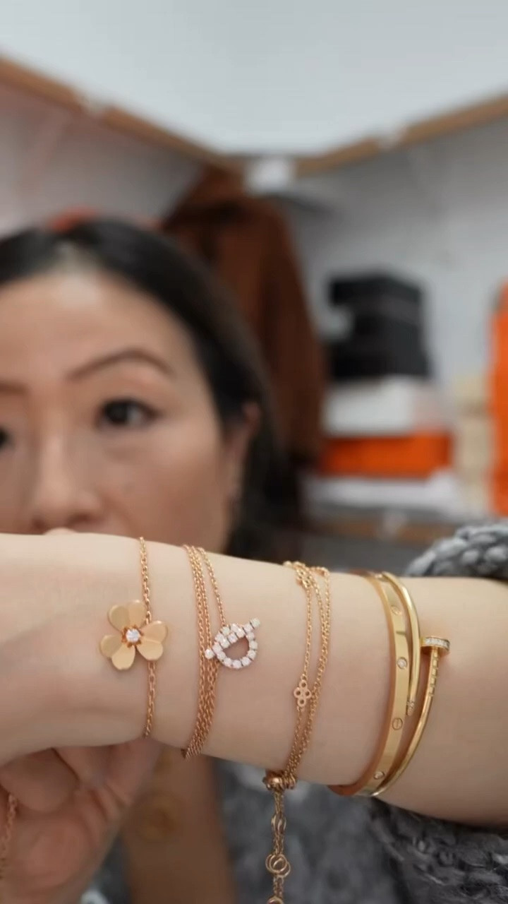 How to wear van Cleef necklace as bracelet

#LTKmomlife #LTKOver40 #LTKWedding