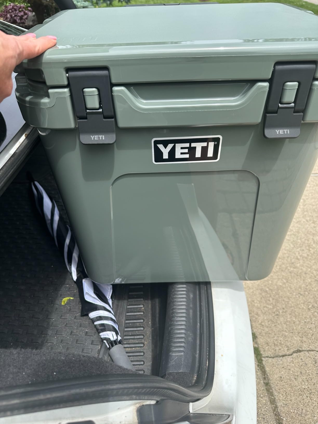 YETI Roadie 48 Wheeled Cooler with Retractable Periscope Handle | Amazon (US)