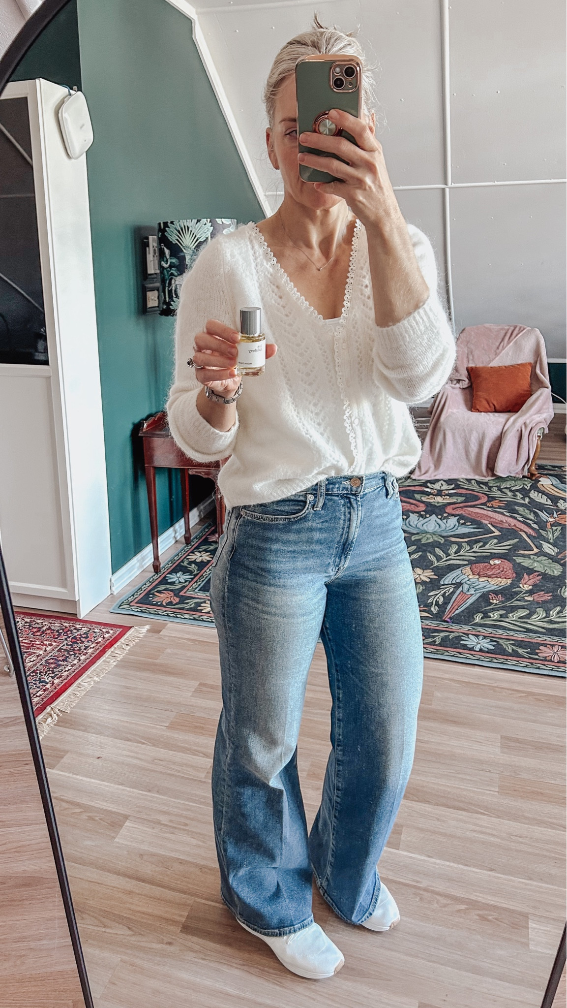 Lys Solaberg is a fragrance that is graceful but also opulent. Wear it all year round but go easy on the sprays! 

#LTKbeauty #LTKstyletip #LTKaustralia