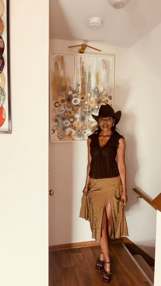 Shop your closet, Inspo  for Mother’s Day in this video am sharing fashion from my closet, I do understand times are hard for most of us it’s ok to shop your closet https://www.shopltk.com/explore/nothinglikesweet_t queens, am featuring #express #amazon #Steve Madden #banana republic  #mothers day

#LTKMothersDay