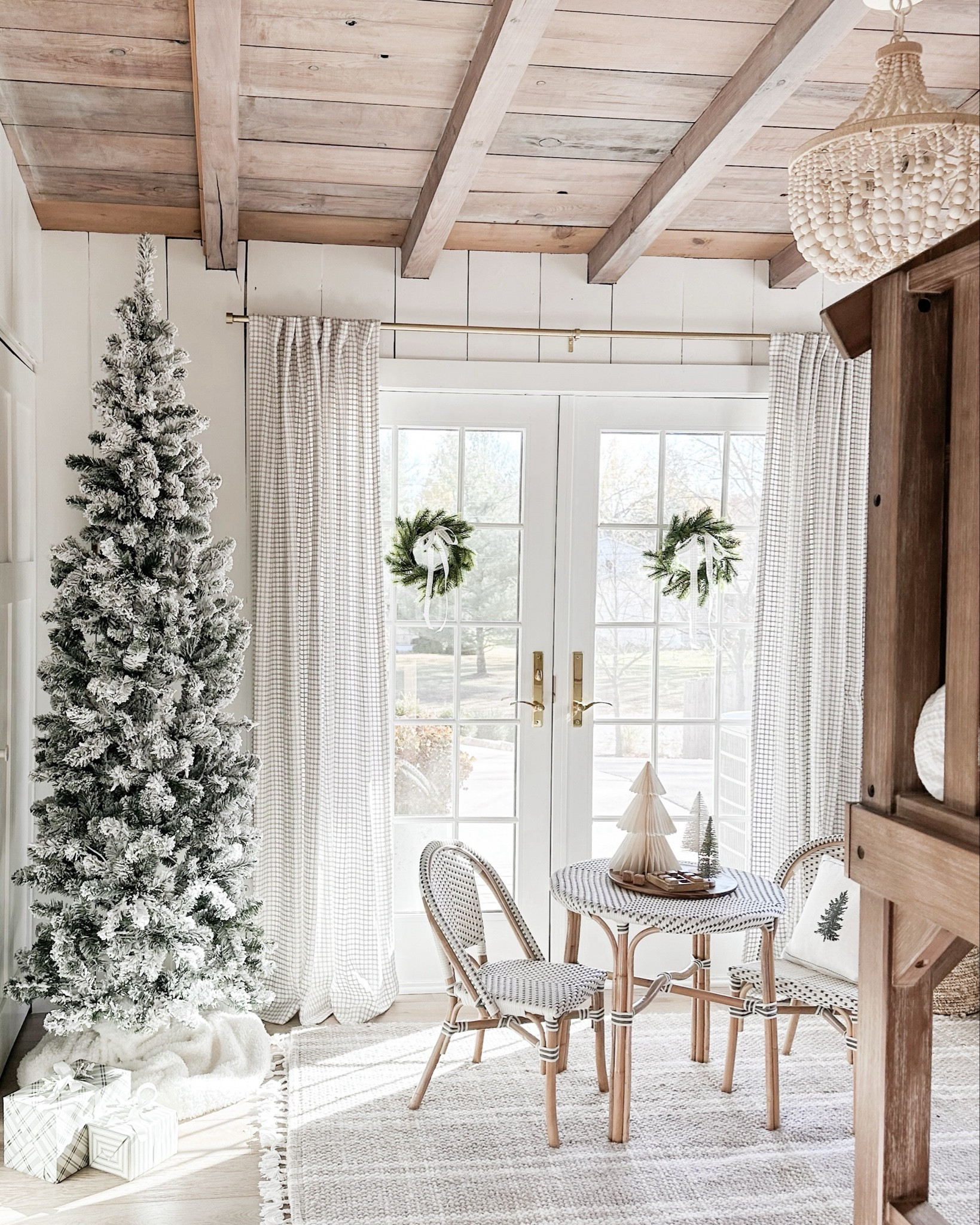 Christmas in the bunk room🎄✨

Christmas tree, mini wreaths, kids room, pencil tree, flocked tree, beige plaid rug, neutral home decor, gold curtain rod, curtains, target find, christmas decor, holiday decorating

#LTKHoliday #LTKkids #LTKfamily