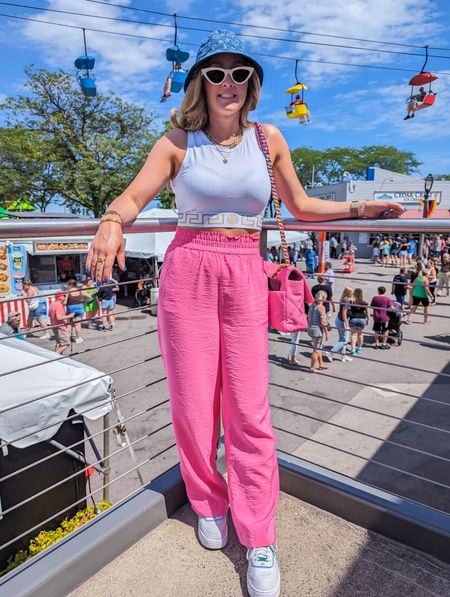 #summerlutfit #summerfit #summerootd #pinkpants #buckethat #festivaloutfit

#LTKSeasonal #LTKunder100 #LTKstyletip