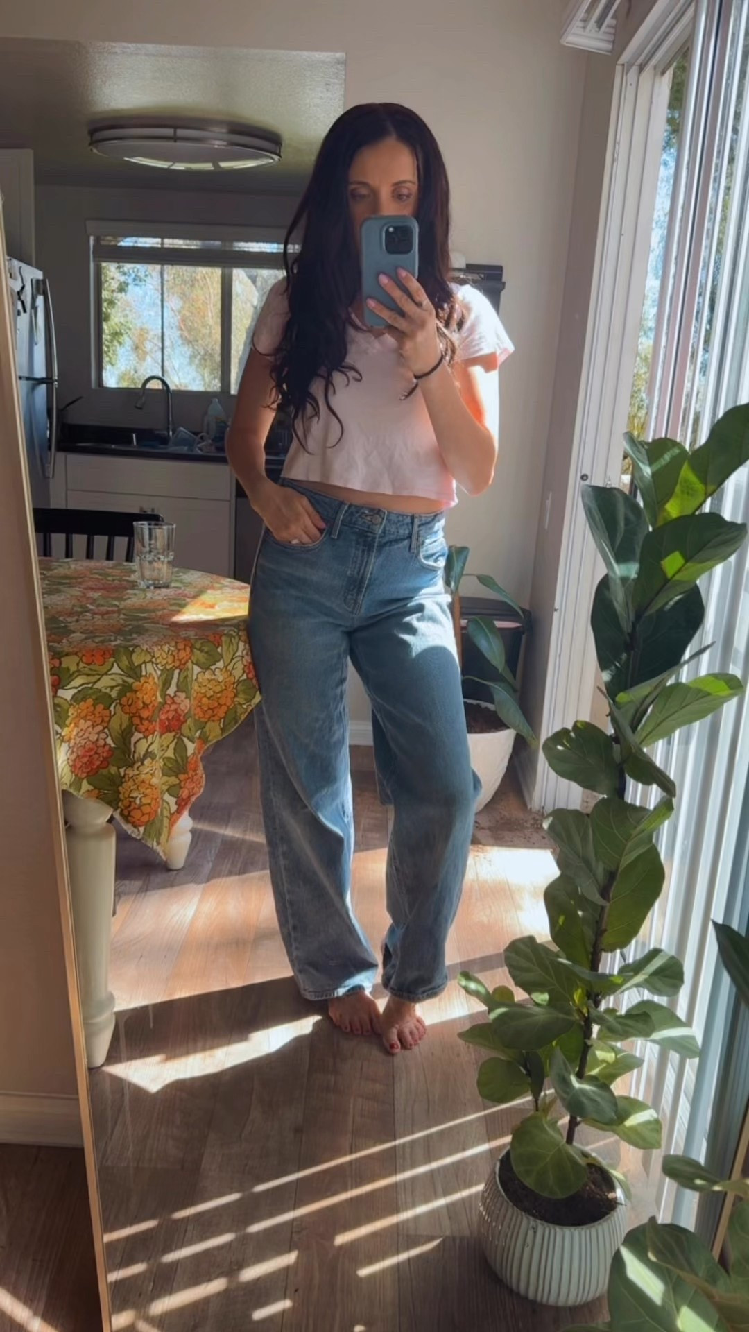 I wear these jeans year round! I have two pairs just so I can rotate them lmao ✨ old navy has the best quality jeans I swear! #oldnavy #oldnavyjeans #momjeans #momfit #autumntransition #closetstaple #jeans #hiwaisted 

#LTKStyleTip #LTKautumn #LTKFindsUnder50