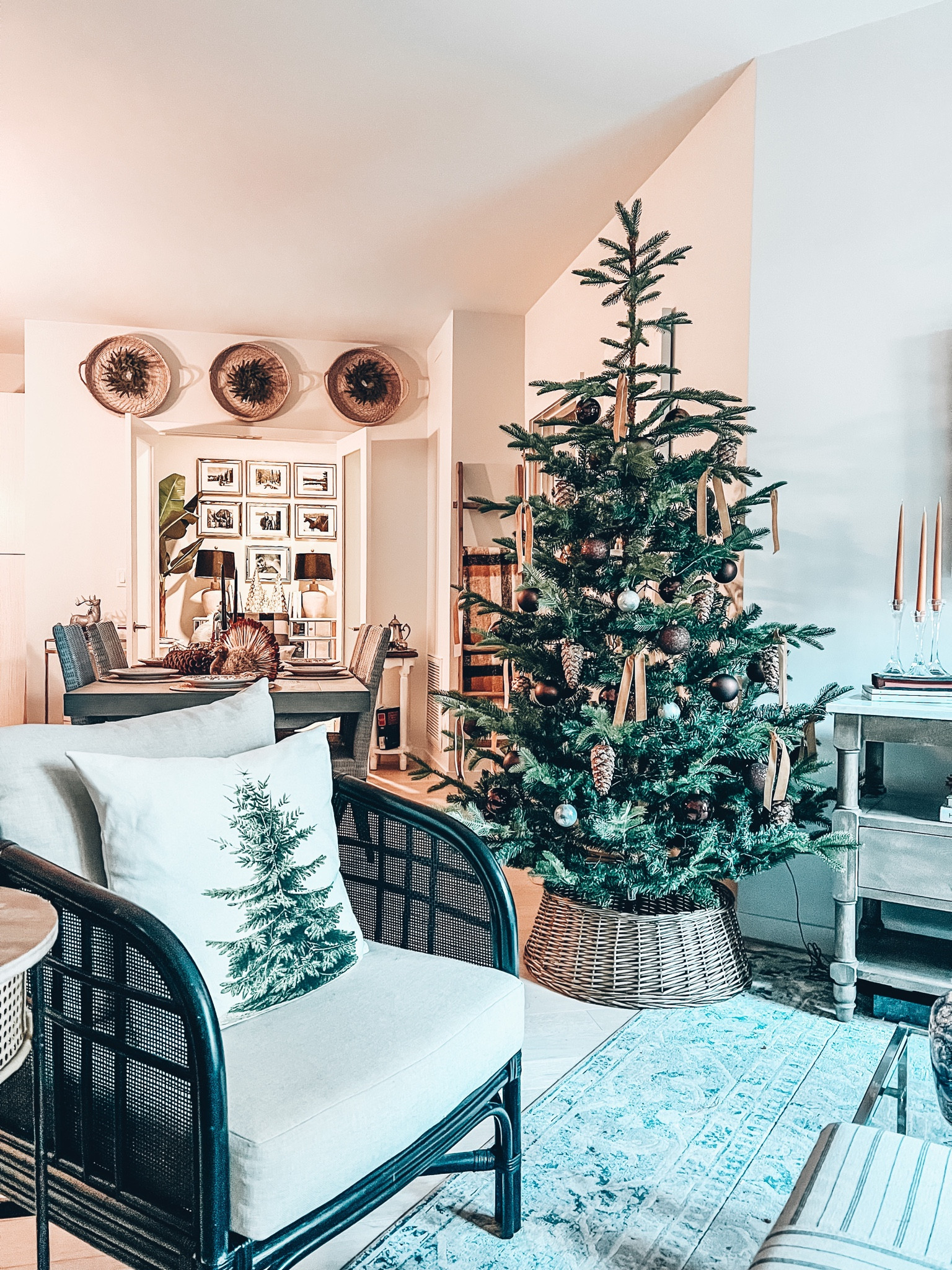 My Christmas tree details!
Ornaments are now on sale! 

#christmastree #homedecor #christmas #holidaydecor #christmastreedecor #treecollar #velvetribbon #brownornaments #ornaments 

#LTKSeasonal #LTKhome #LTKHoliday