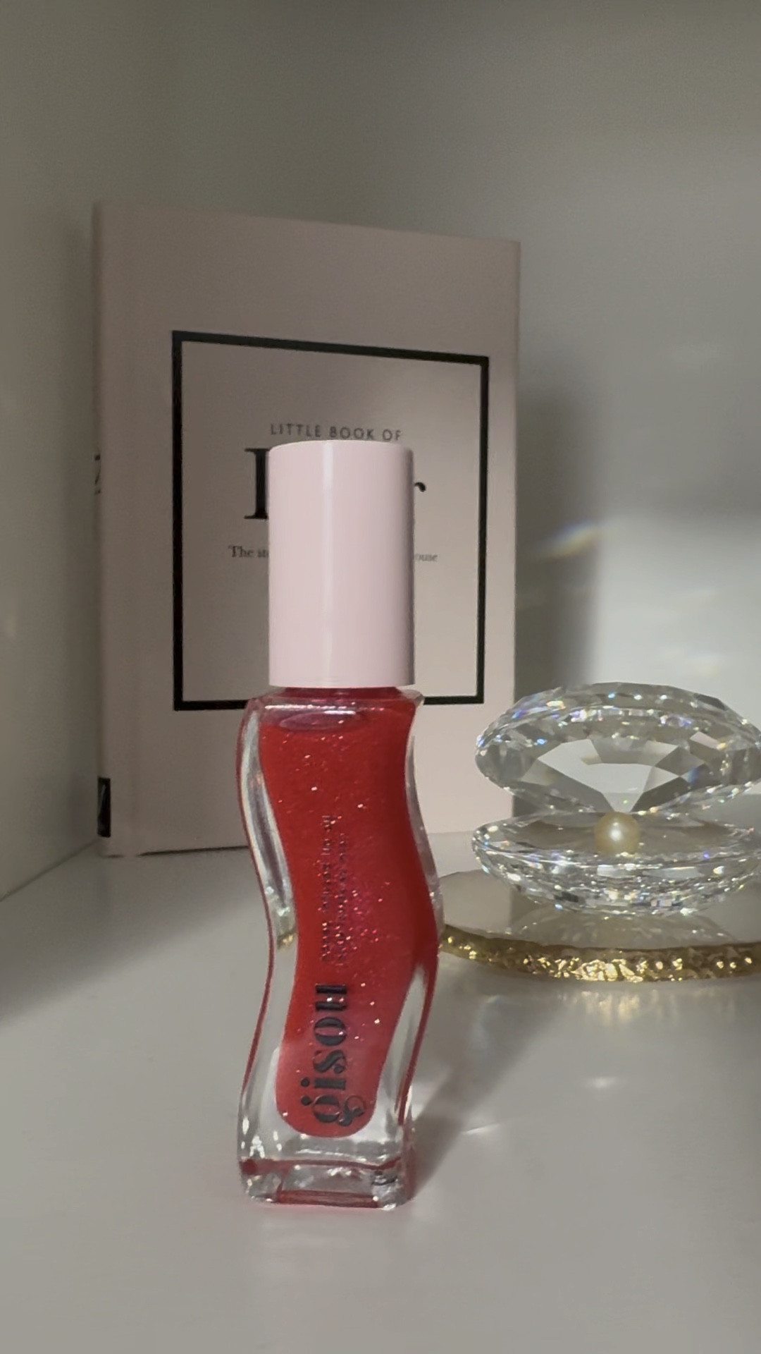 The new and limited edition Cherry on Top lip oil from Gisou stole my heart! My favourite so far was the Strawberry Sorbet shade but once I saw that they came one with a red glittery lip oil I couldn’t resist! So far this shade is available at Gisou only but you’ll probably be able to find it in Sephora as well soon. You can find the other shades though for sure.
Have you tried the Gisou lip oils and if yes which one is your favourite?

#LTKeurope #LTKbeauty #LTKnederlands