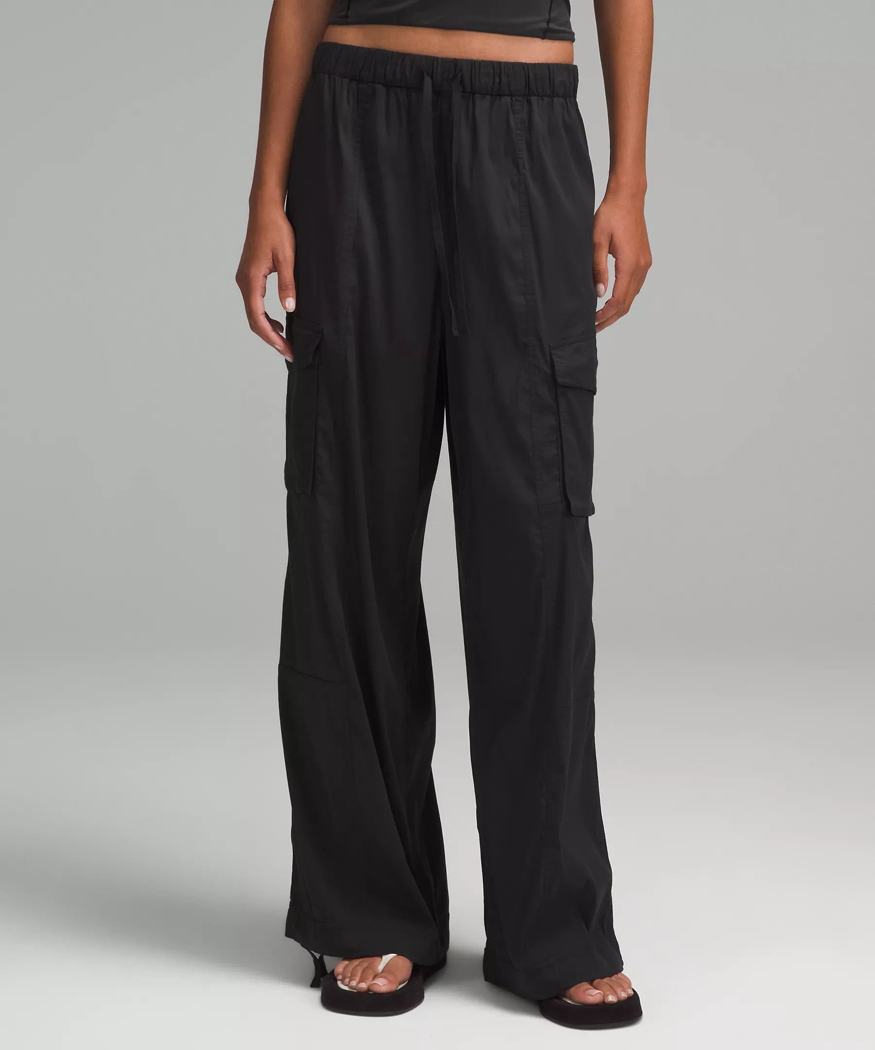 Lightweight Adjustable Mid-Rise Cargo Pant | Women's Pants | lululemon | Lululemon (US)