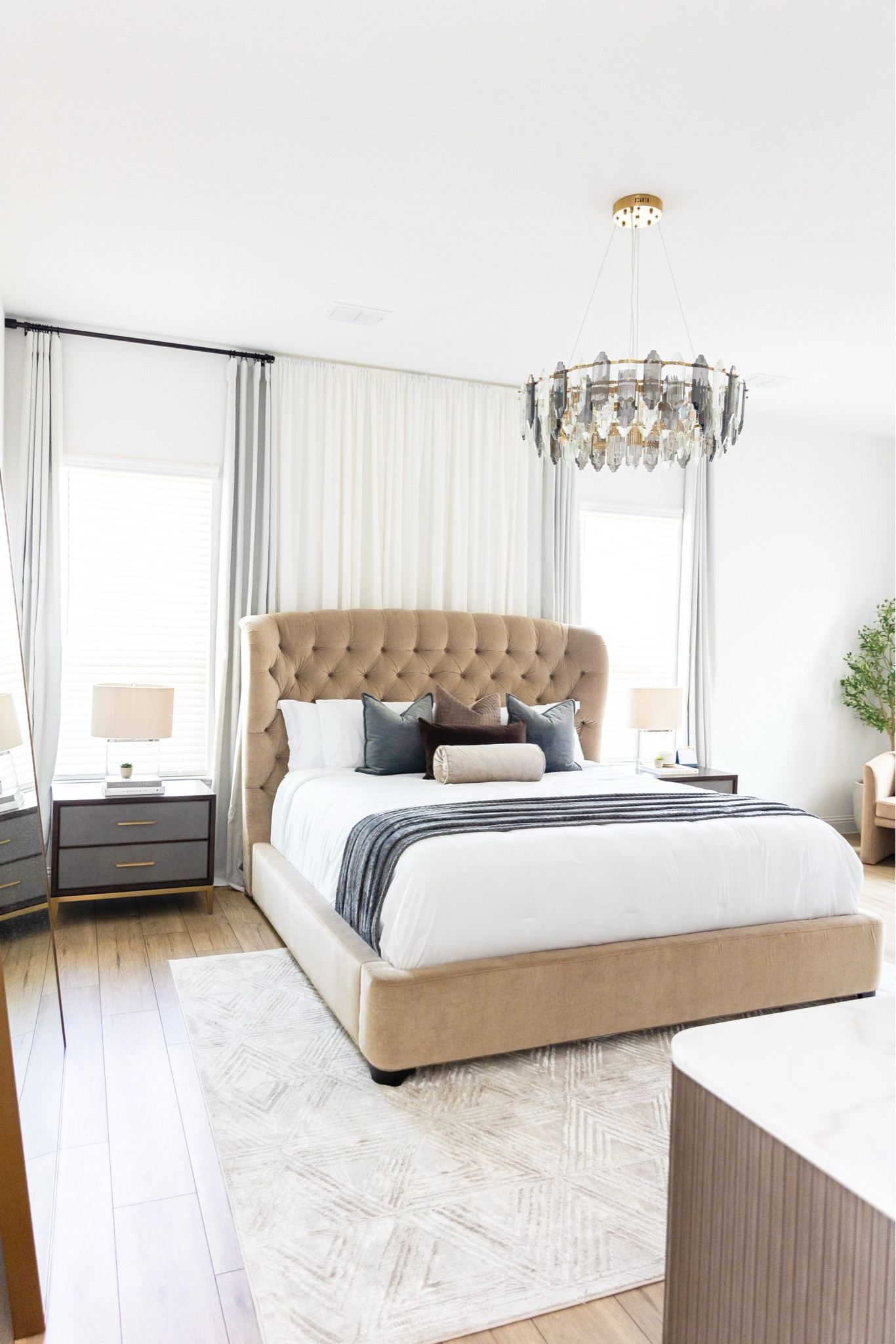 Shop my bedroom furniture 💕

#LTKhome #LTKFind #LTKU