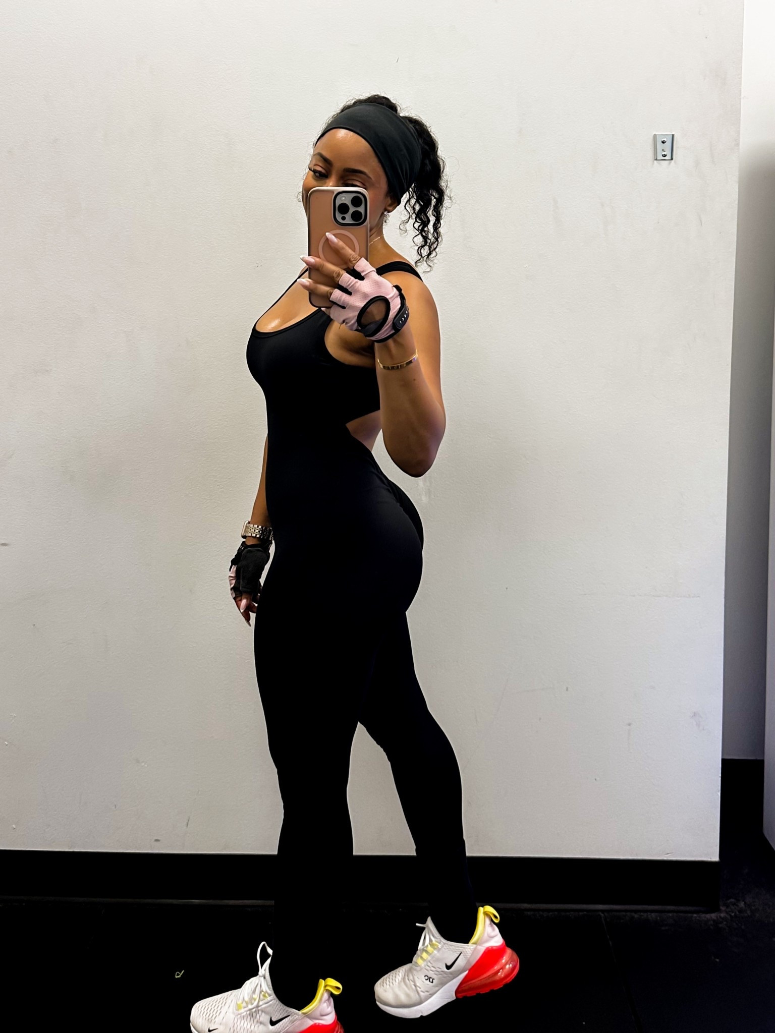 Be proud of continuing to show up for yourself!

#workoutroutine #workoutonesie 

#LTKActive #LTKdayinmylife