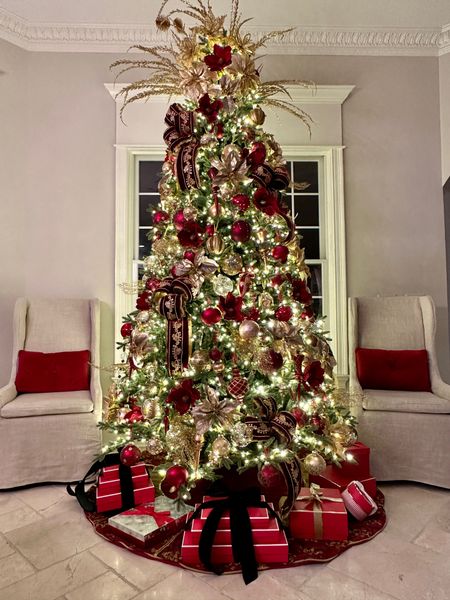 Our second tree is decorated! This green Beaty is 9 ft tall. Warm lights, minimal fluffing and is gorgeous!

#LTKSeasonal #LTKHoliday #LTKhome