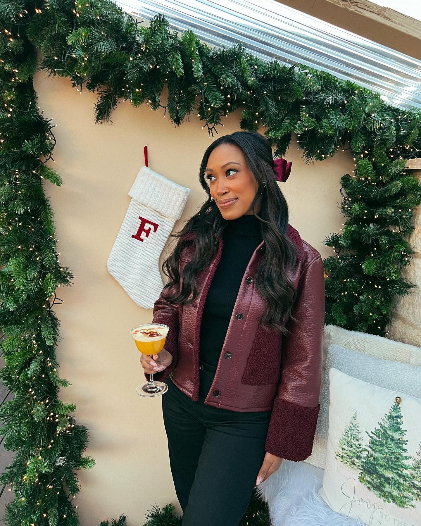 Winter Chalet ❄️🎄🥂🛷✨



#LTKCyberWeek #LTKHoliday #LTKootd