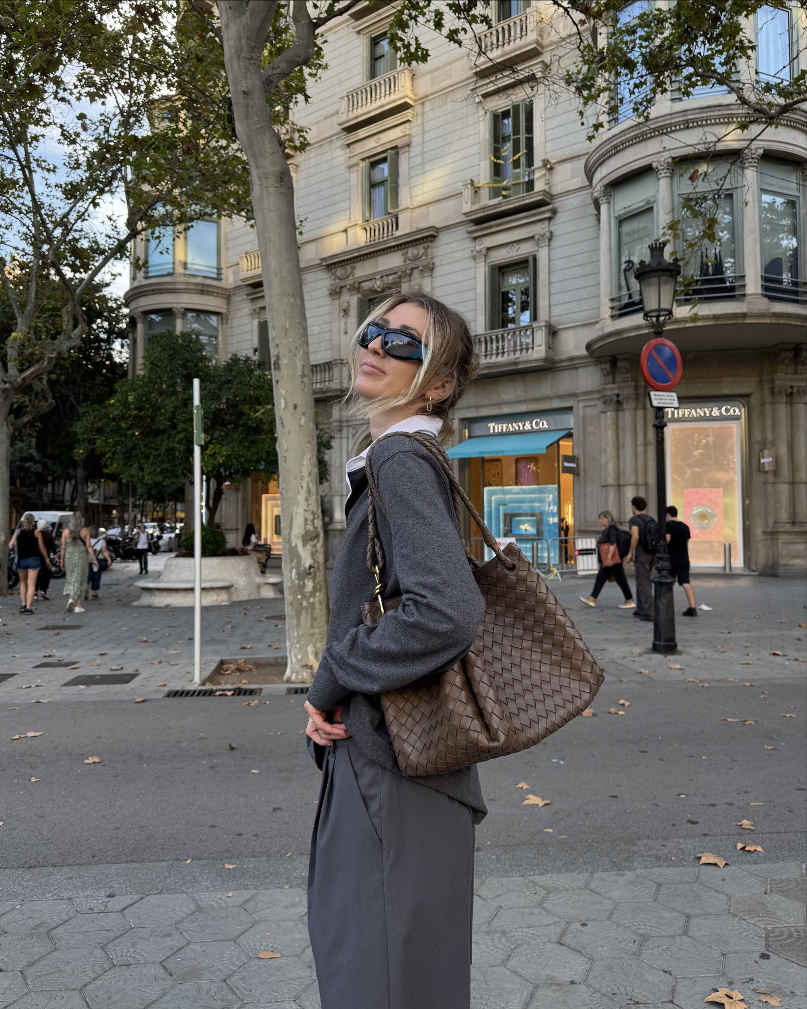 matching with the architecture ie it’s taupe Bottega bag season 🐰

#LTKautumn #LTKbag #LTKstyletip