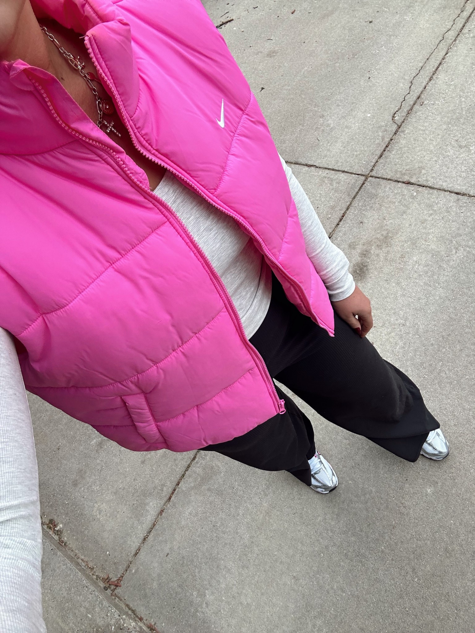 Today’s OOTD - these Aerie trousers are always a best seller whenever I share 👏 and they just fully in stock again! Wearing large long (comes in multiple lengths) wearing large in top. 


Puffer vest outfit
Comfy ootd
Winter fashion
Winter outfits
Mom style
Everyday outfits
Realistic outfits

#LTKootd #LTKTall #LTKMidsize