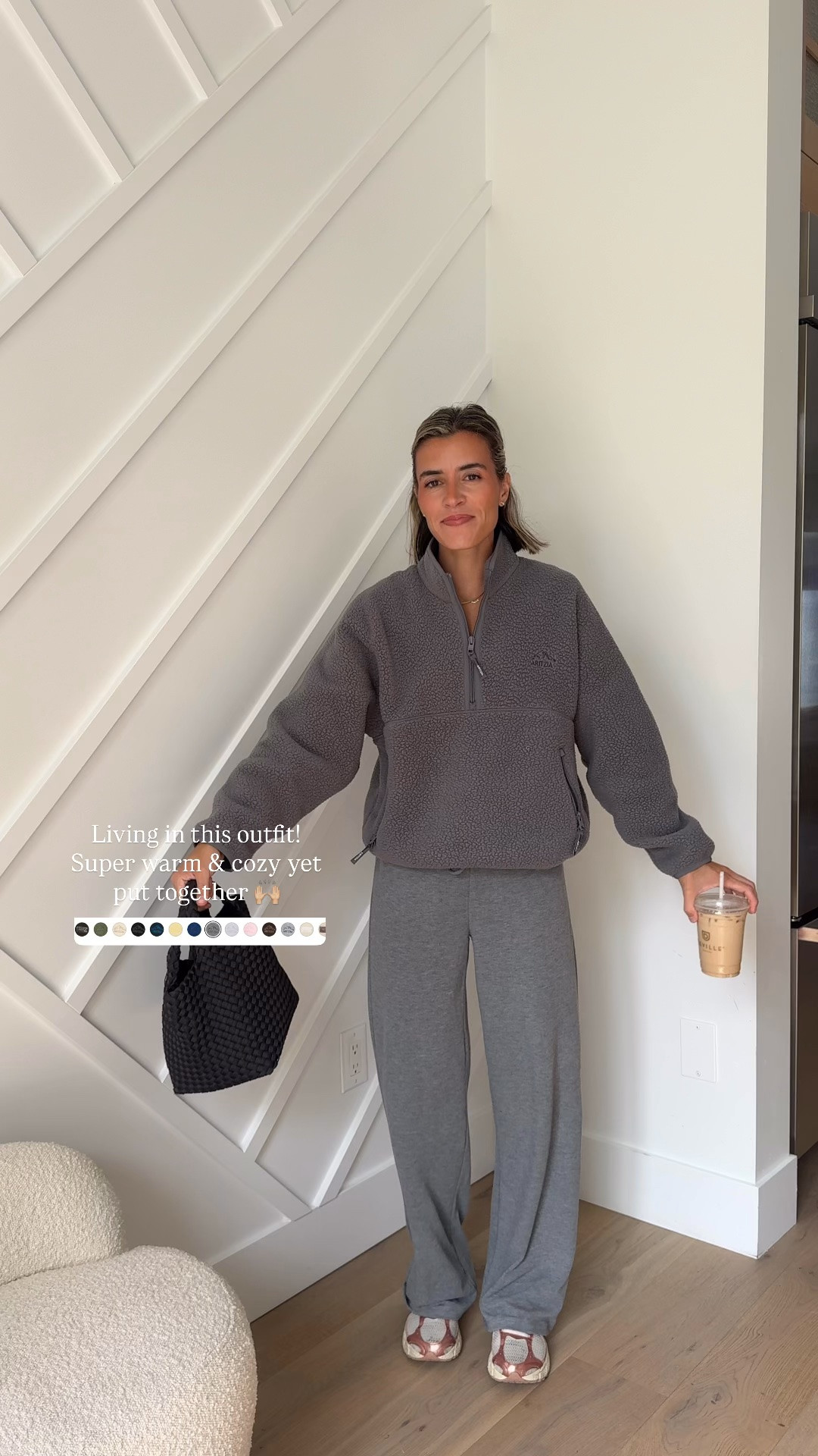 Aritzia fleece size small
Recharge pants size s