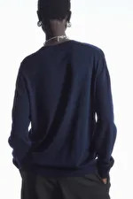 PULL LAINE MÉRINOS - BLEU MARINE - Knitwear - COS | COS (EU)