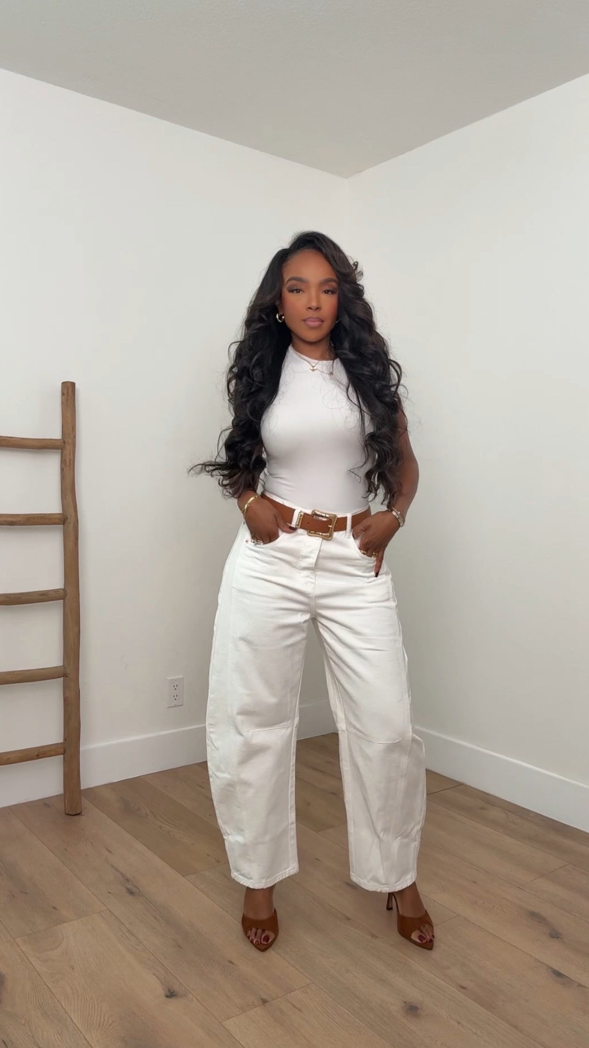 ✨ Elevated All-White — clean, timeless, and polished.  
Wide-leg whites paired with a fitted top and warm brown accents create that effortless, high-end everyday look. An easy go-to for errands, lunch dates, or a casual office moment.

Perfect for: everyday chic, elevated casual, weekend plans

📏 Sizing: Top (small) | Pants (small) | Heels (true to size)  
Measurements: 5'4" | 138 lbs | 34D | 27" waist | 40" hips  
Jeans/Pants: 27 Long or 4 Long

Polished neutrals, winter whites, wide-leg trousers, minimal chic, everyday outfits, capsule wardrobe, elevated basics, clean girl style

Follow me on Instagram and YouTube @kirasfashionfinds  
