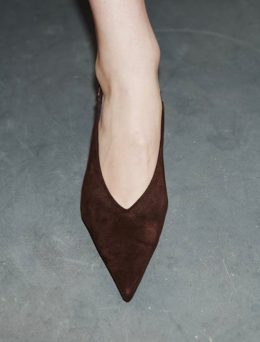 New in footwear 🤎

𝐻𝒾𝒾𝒾, 𝓁𝑜𝓋𝑒𝓁𝓎! 𝐹𝑜𝓁𝓁𝑜𝓌 𝓂𝓎 𝓈𝒽𝑜𝓅, 𝒶𝓃𝒹 𝑔𝑒𝓉 𝓂𝓎 𝑒𝓍𝒸𝓁𝓊𝓈𝒾𝓋𝑒 𝒶𝓅𝓅-𝑜𝓃𝓁𝓎 𝒸𝑜𝓃𝓉𝑒𝓃𝓉! 𝒮𝑜 𝑔𝓁𝒶𝒹 𝓎𝑜𝓊'𝓇𝑒 𝒽𝑒𝓇𝑒. 

resort, sandals, country concert, autumn, fall decor, fall interior, fall home, fall fashion, fall style, chic, aesthetic, minimalist style, home, decor, ootd, dupe, y2k, boho, Amazon, Amazon fashion, Amazon home, Amazon beauty, Halloween, thanksgiving, autumn home, autumn decor, autumn interior, autumn fashion, autumn style, holiday, seasonal, Christmas #heels #boots #booties #sandals #slingbacks 

#LTKFindsUnder100 #LTKOver40 #LTKWorkwear