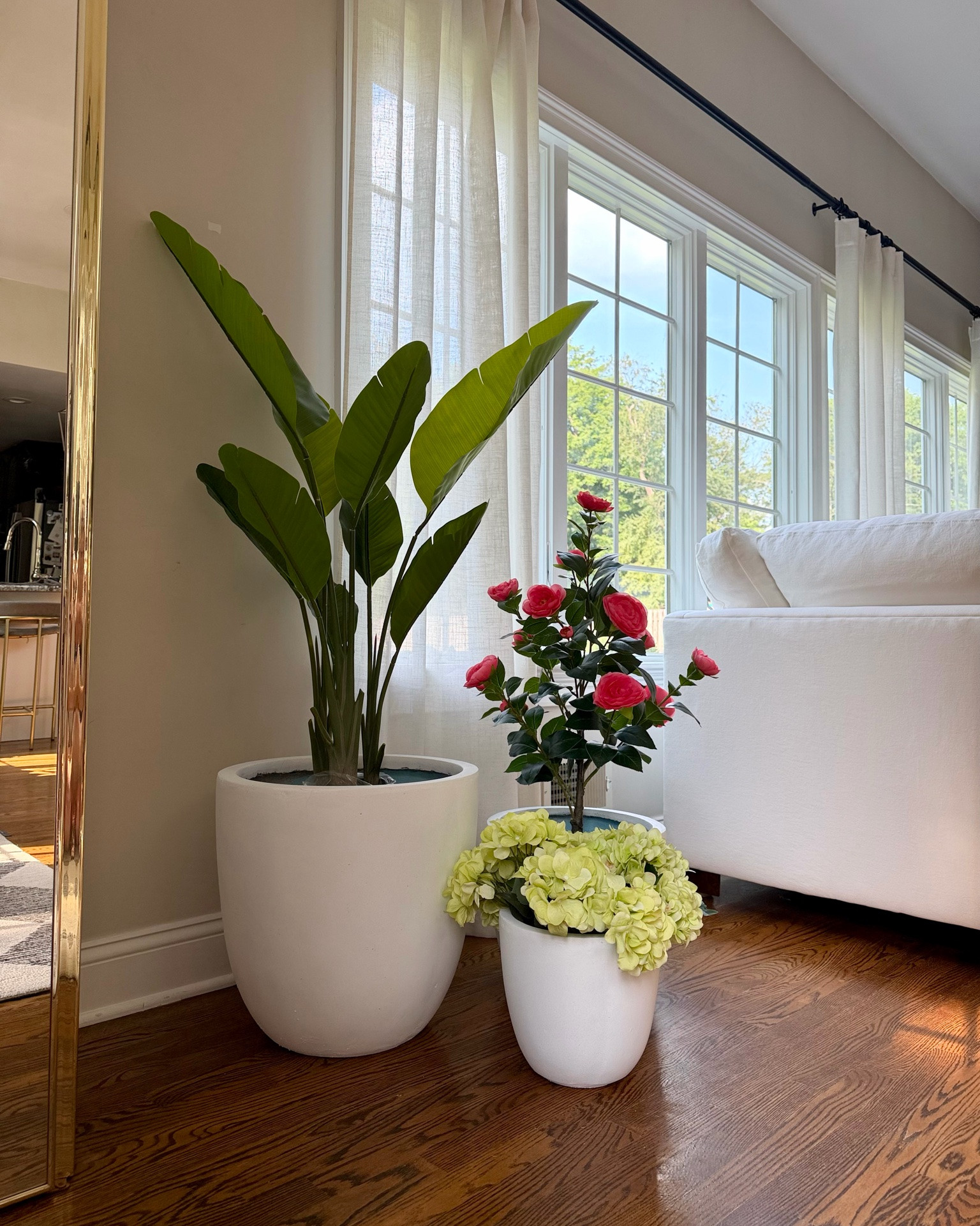 update your front porch for Fall with this set of three large modern concrete planters!

- made of real cement / concrete!
- heavy duty
- have a drainage hole
- can be used inside or outside!
- 18”, 14”, 10”

swipe 👉🏻 for a video

.
.
affordable artificial plants
realistic faux flowers
faux camellia tree
artificial hydrangeas
front porch refresh

#LTKSeasonal #LTKHome #LTKSaleAlert