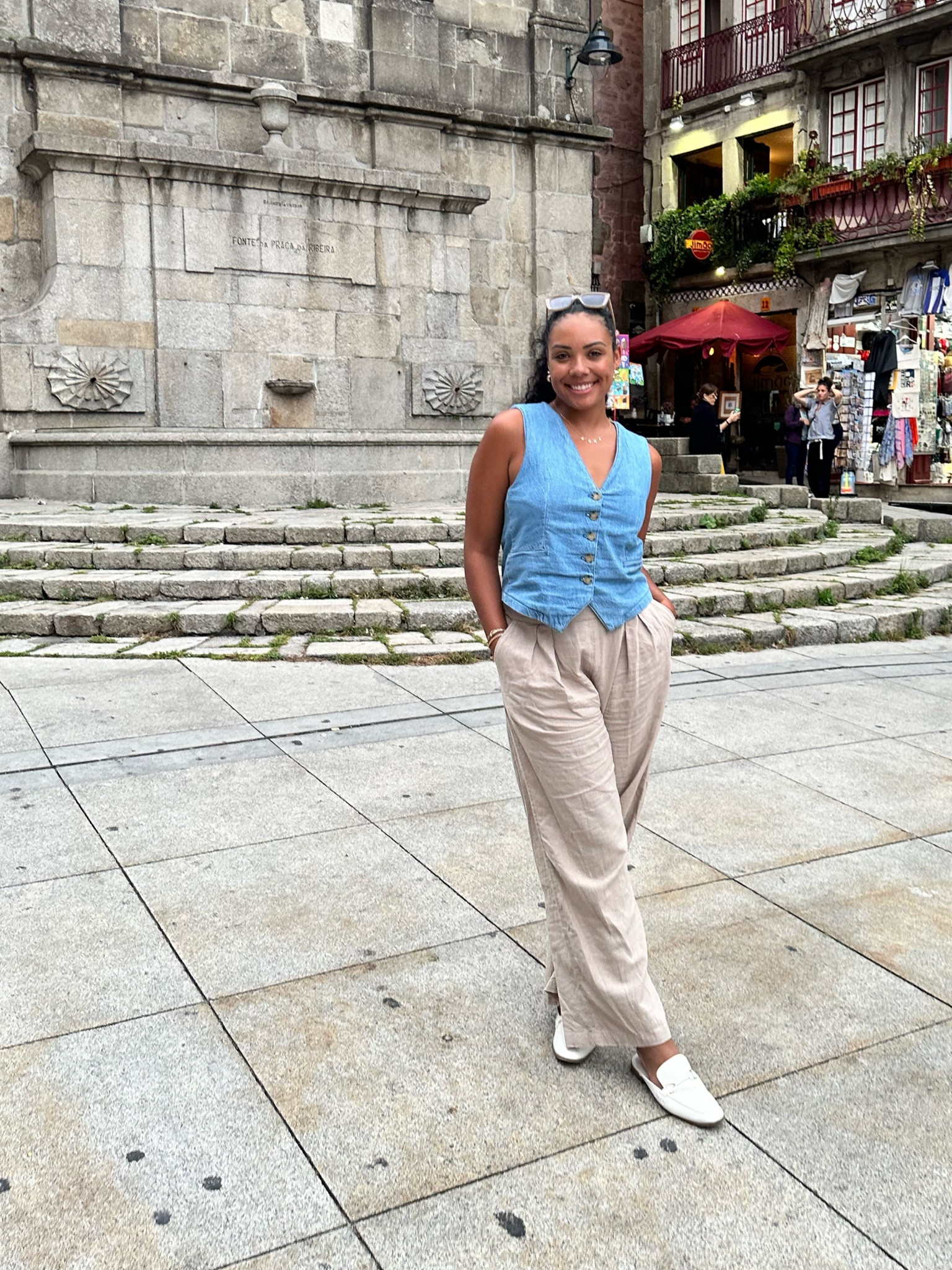 Damn, that’s are all the rage this fall. I purchase this one from Sara in Portugal, but I link to some similar ones for you.

#LTKfindsunder100 #LTKstyletip #LTKsalealert